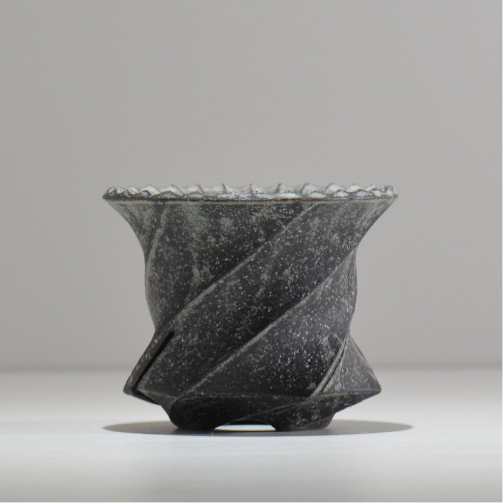 沖誠 / Spiral cylinder 炭化 / om_ssc06_s / 約φ12cm  / 植木鉢