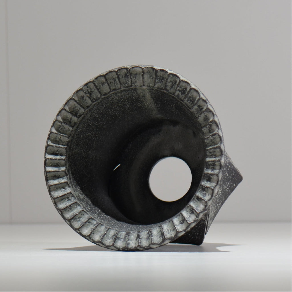 沖誠 / Spiral cylinder  炭化/ om_ssc08_l / 約φ15.5cm  / 植木鉢
