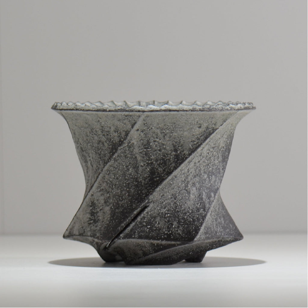 沖誠 / Spiral cylinder 炭化 / om_ssc09_l / 約φ15.5cm  / 植木鉢