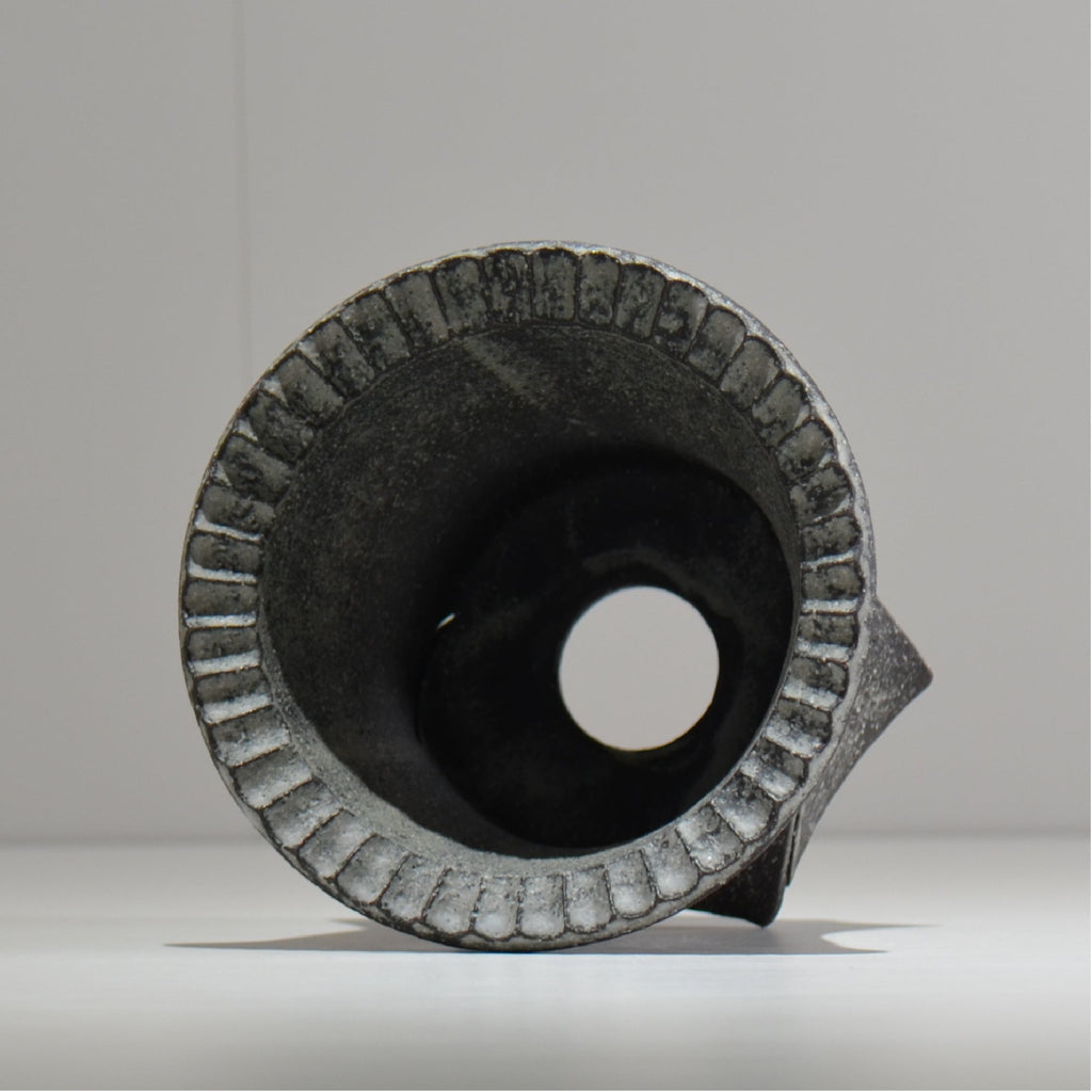 沖誠 / Spiral cylinder 炭化 / om_ssc09_l / 約φ15.5cm  / 植木鉢