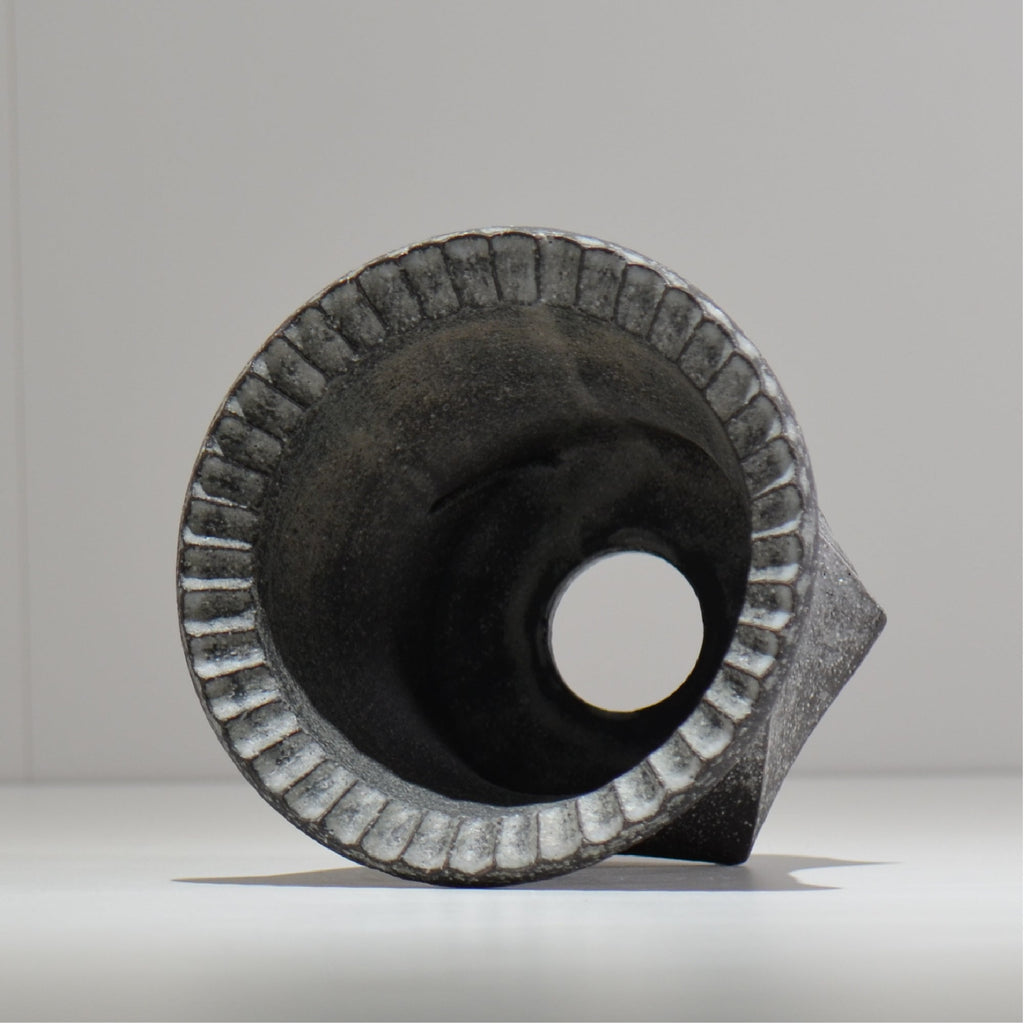 沖誠 / Spiral cylinder 炭化 / om_ssc10_l / 約φ15.5cm  / 植木鉢