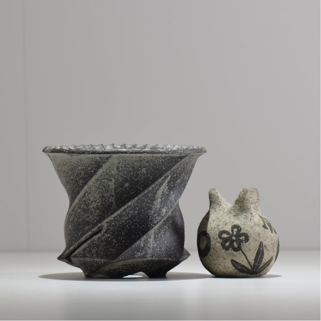 沖誠 / Spiral cylinder 炭化 / om_ssc11_l / 約φ15.3cm  / 植木鉢