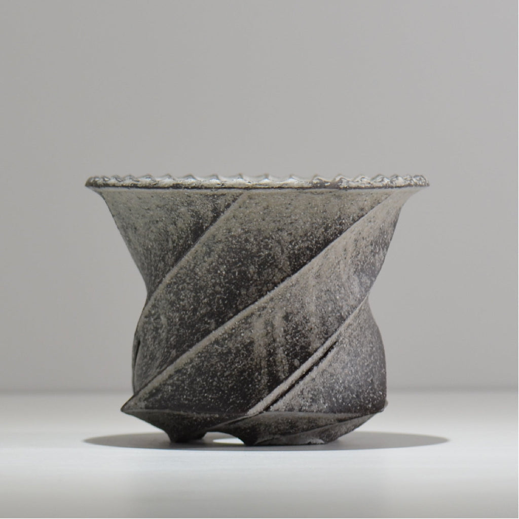 沖誠 / Spiral cylinder 炭化 / om_ssc12_l / 約φ15.5cm  / 植木鉢