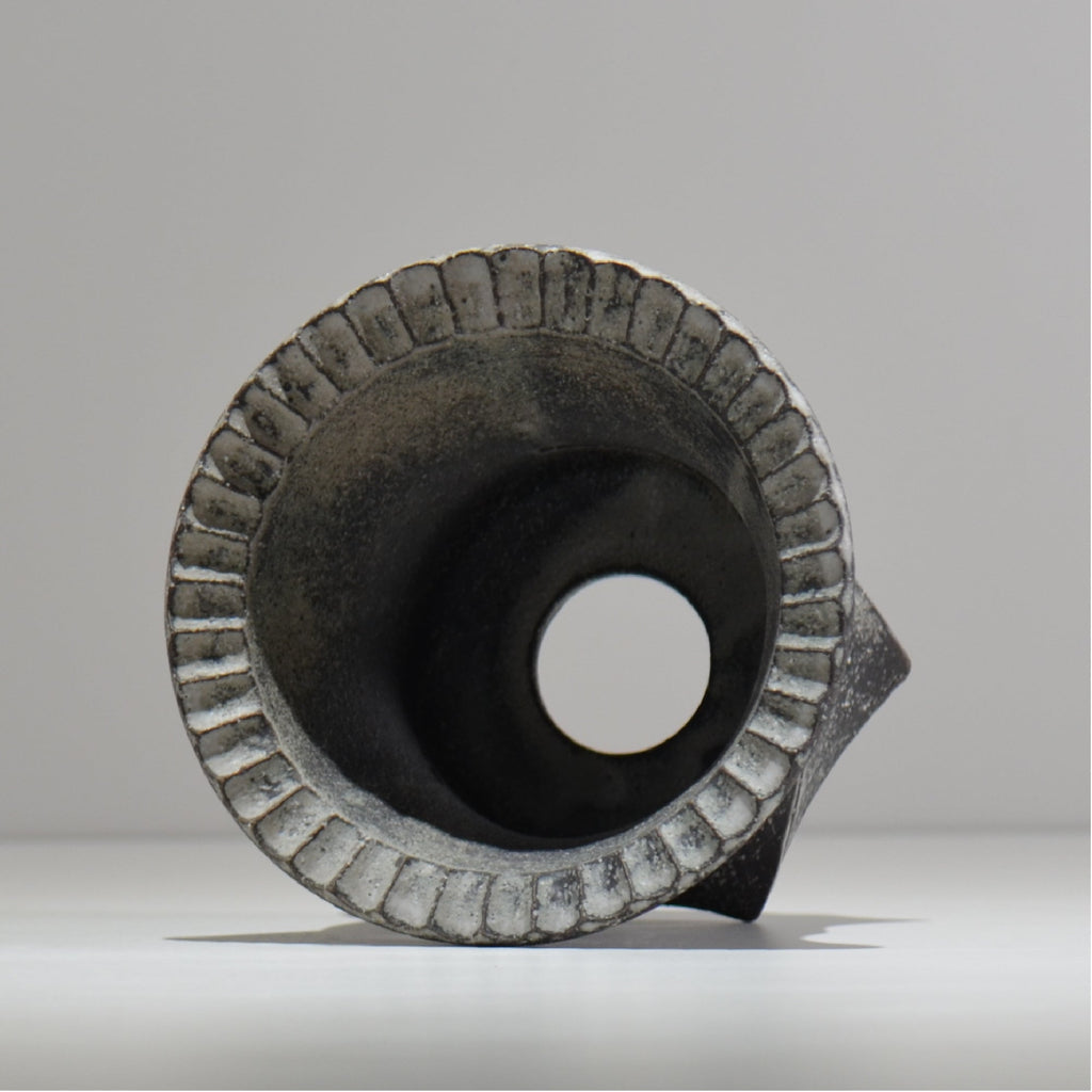 沖誠 / Spiral cylinder 炭化 / om_ssc12_l / 約φ15.5cm  / 植木鉢