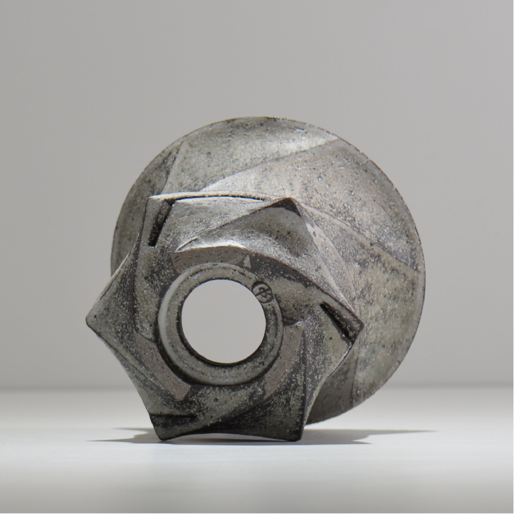 沖誠 / Spiral cylinder 炭化 / om_ssc12_l / 約φ15.5cm  / 植木鉢