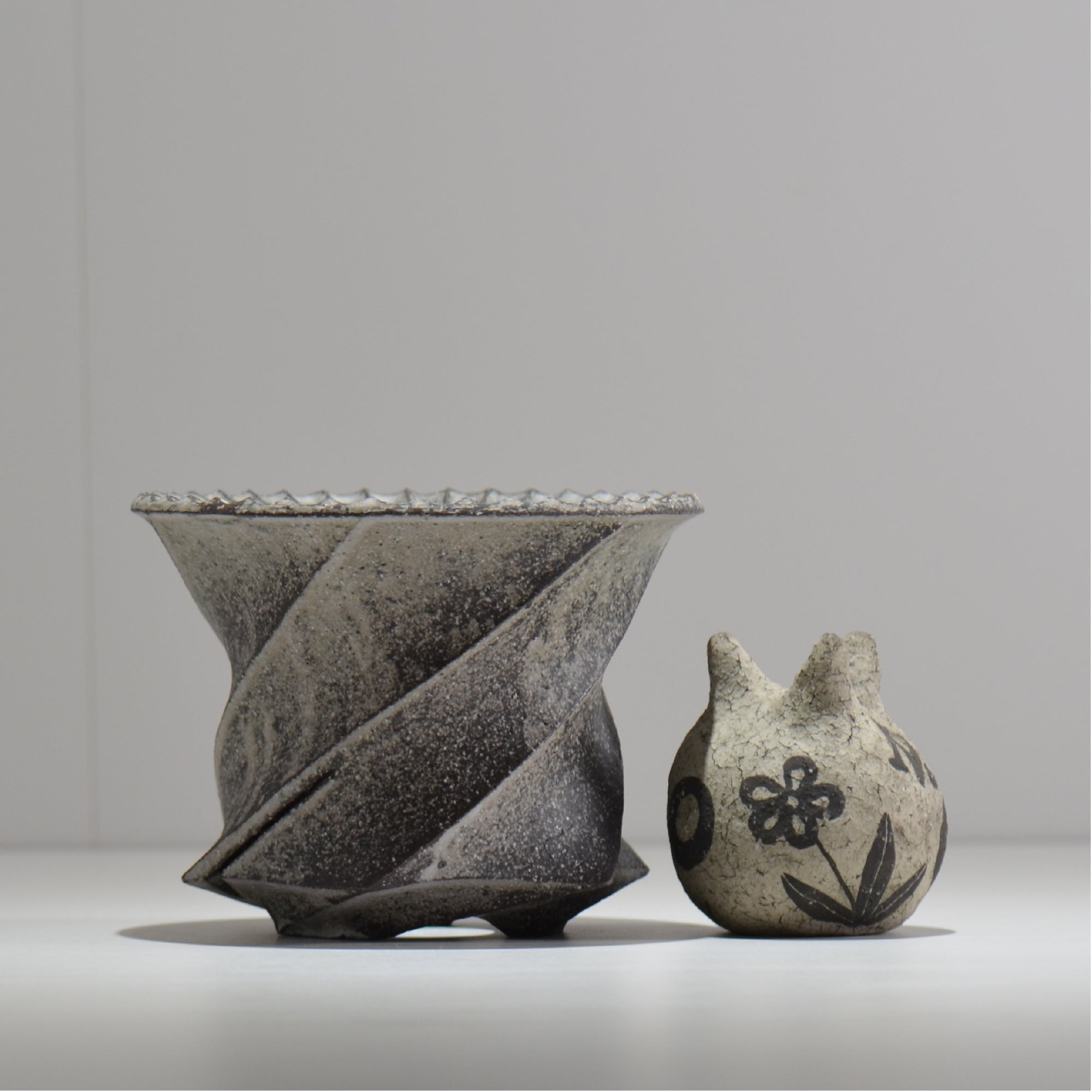 沖誠 / Spiral cylinder 炭化 / om_ssc12_l / 約φ15.5cm  / 植木鉢