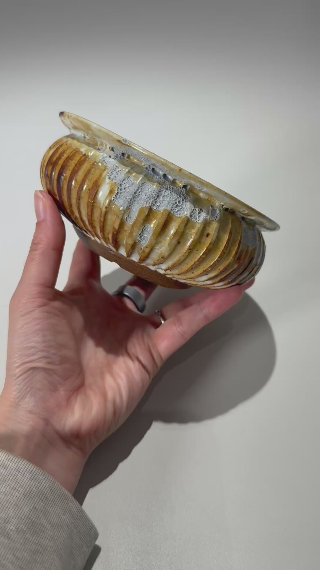 照鉢-terrace cotta- / Genesis obelisk
 / tc3_gb02_m / 約13.2cm × 植木鉢