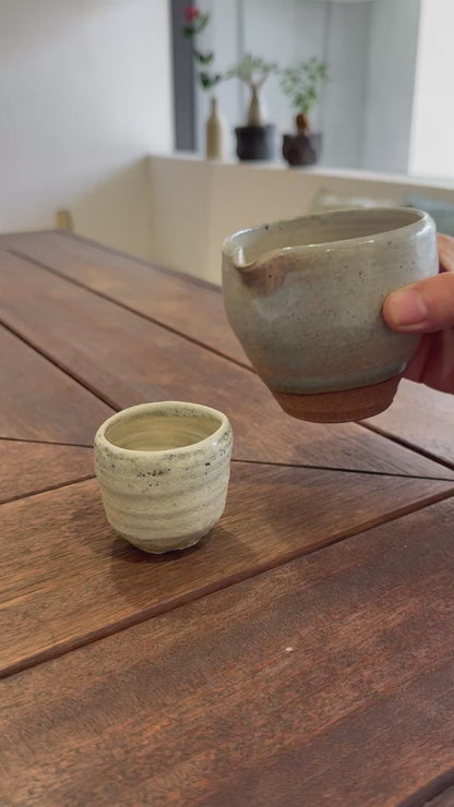 川合 牧人 / 粉引片口酒器 / km_01