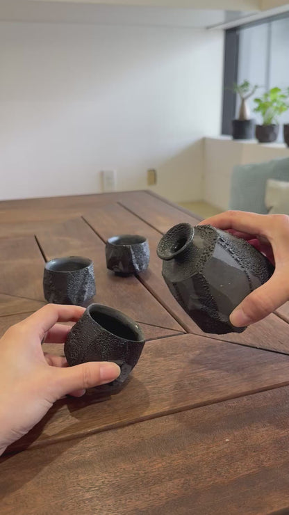 穂髙隆児 / 黒梅花皮ぐい呑 / hr_04