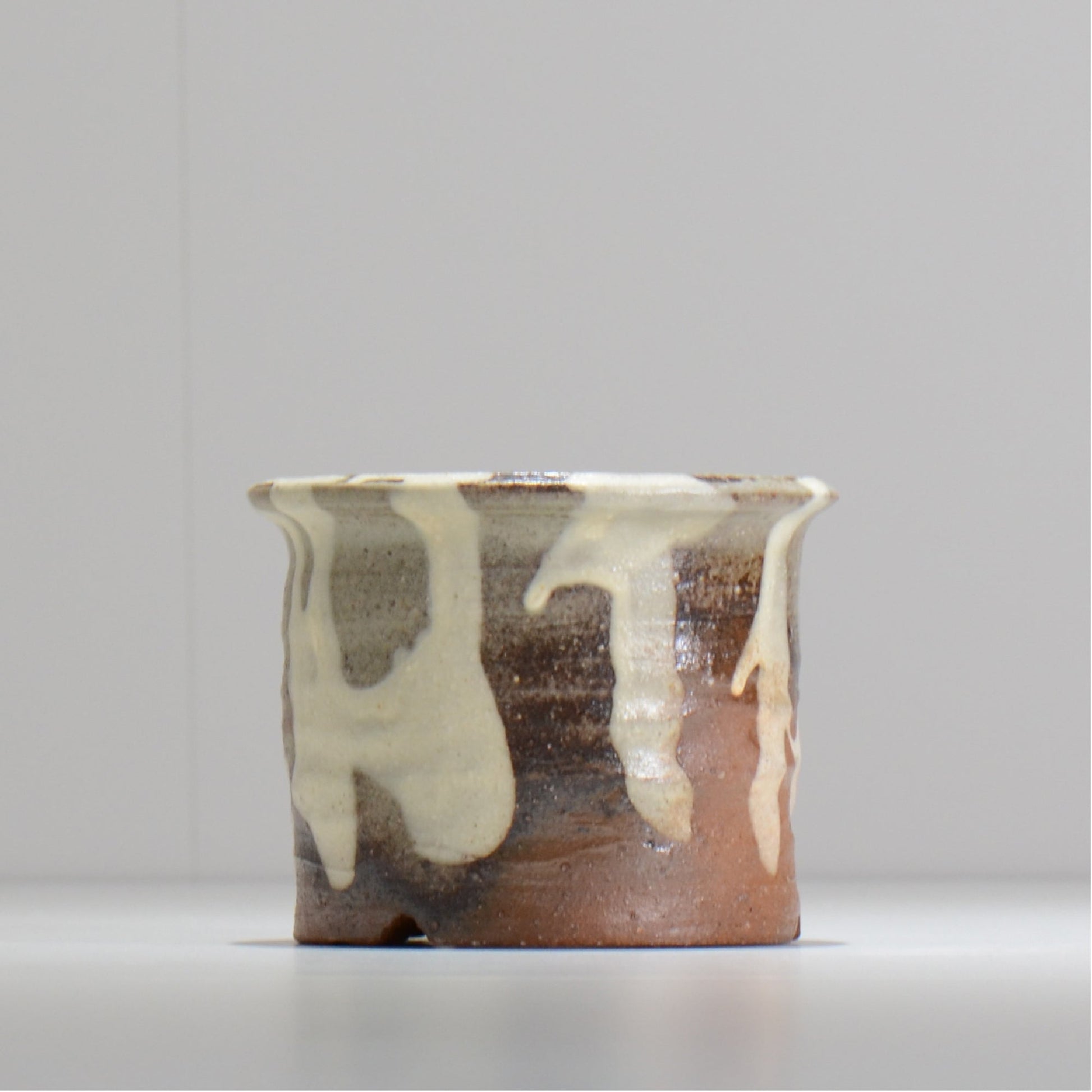 須釜 優子 / 伊賀白がけ 鉢 / su03_01_s  / 約 φ11cm / 植木鉢