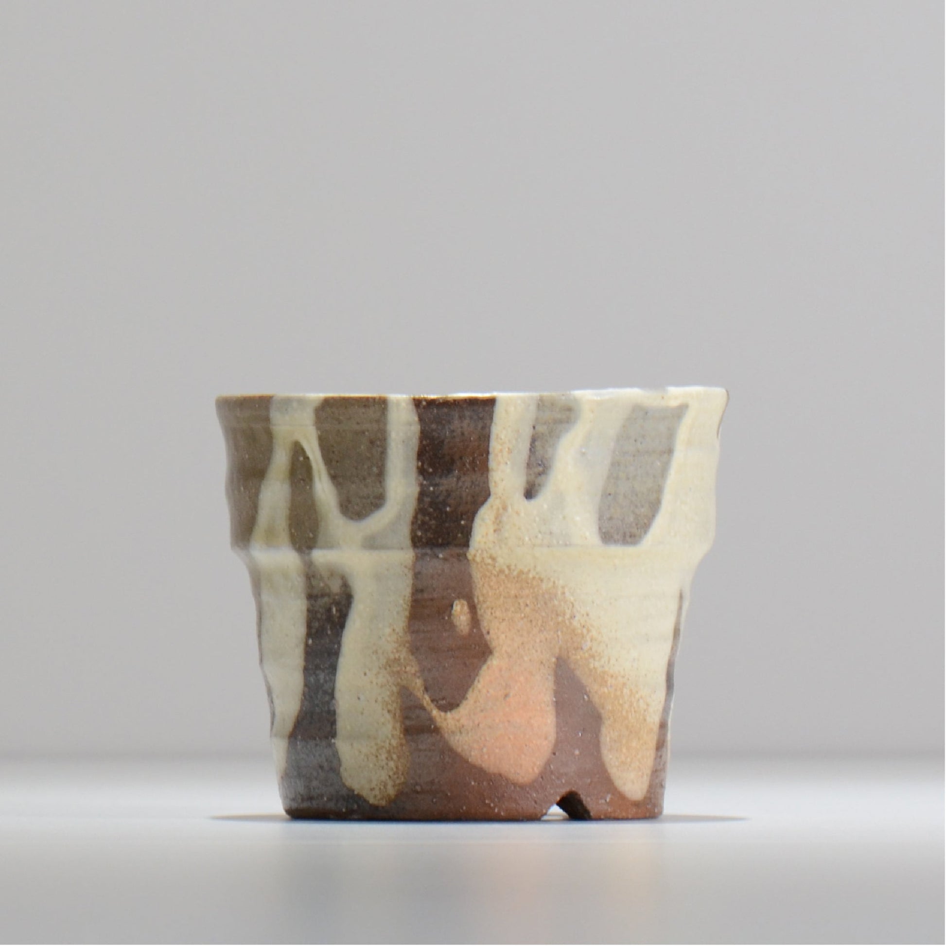 須釜 優子 / 伊賀白がけ 鉢 / su03_02_s  / 約 φ10.8cm / 植木鉢