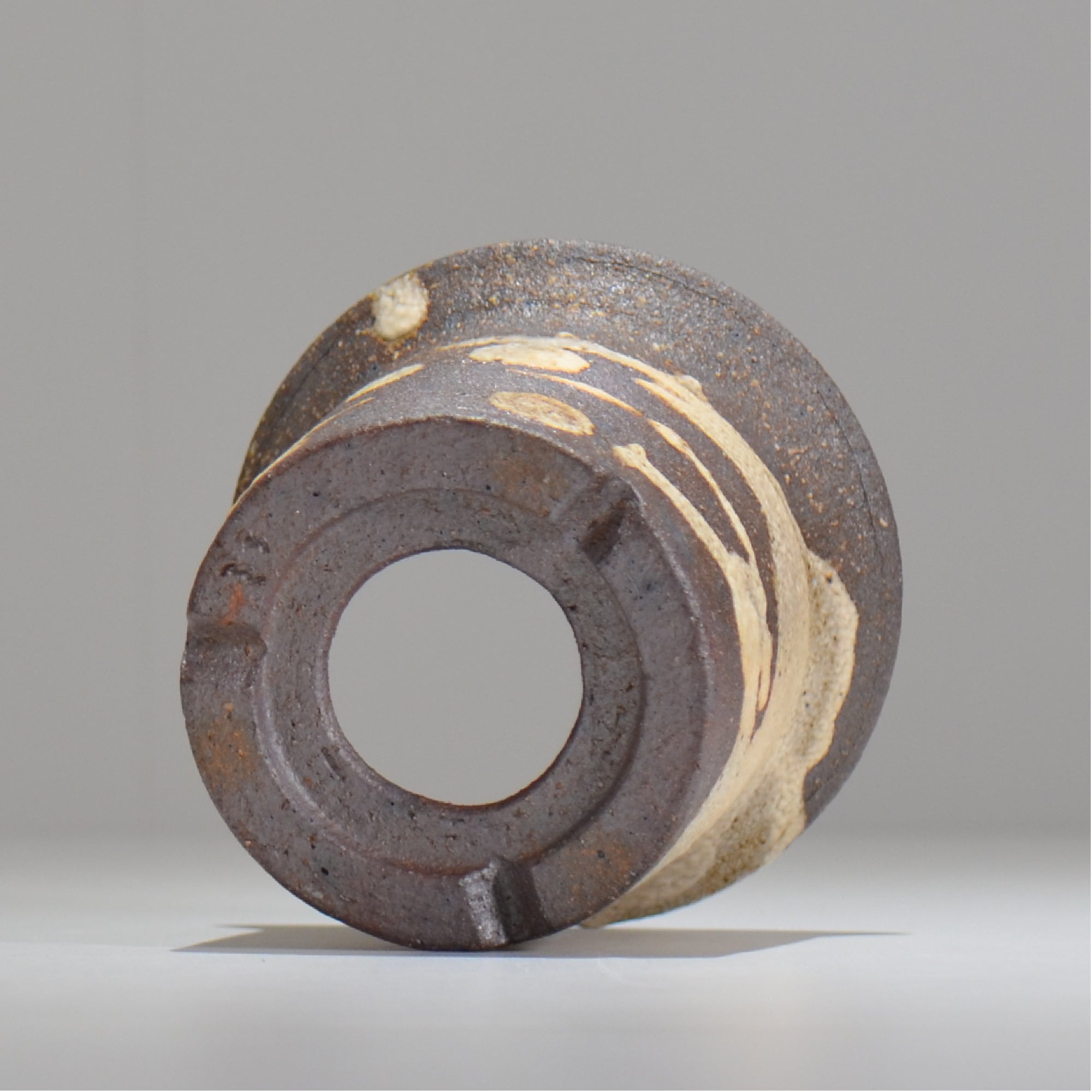 須釜 優子 / 伊賀白がけ鉢 / sy04_05_s  / 約 φ12cm / 植木鉢