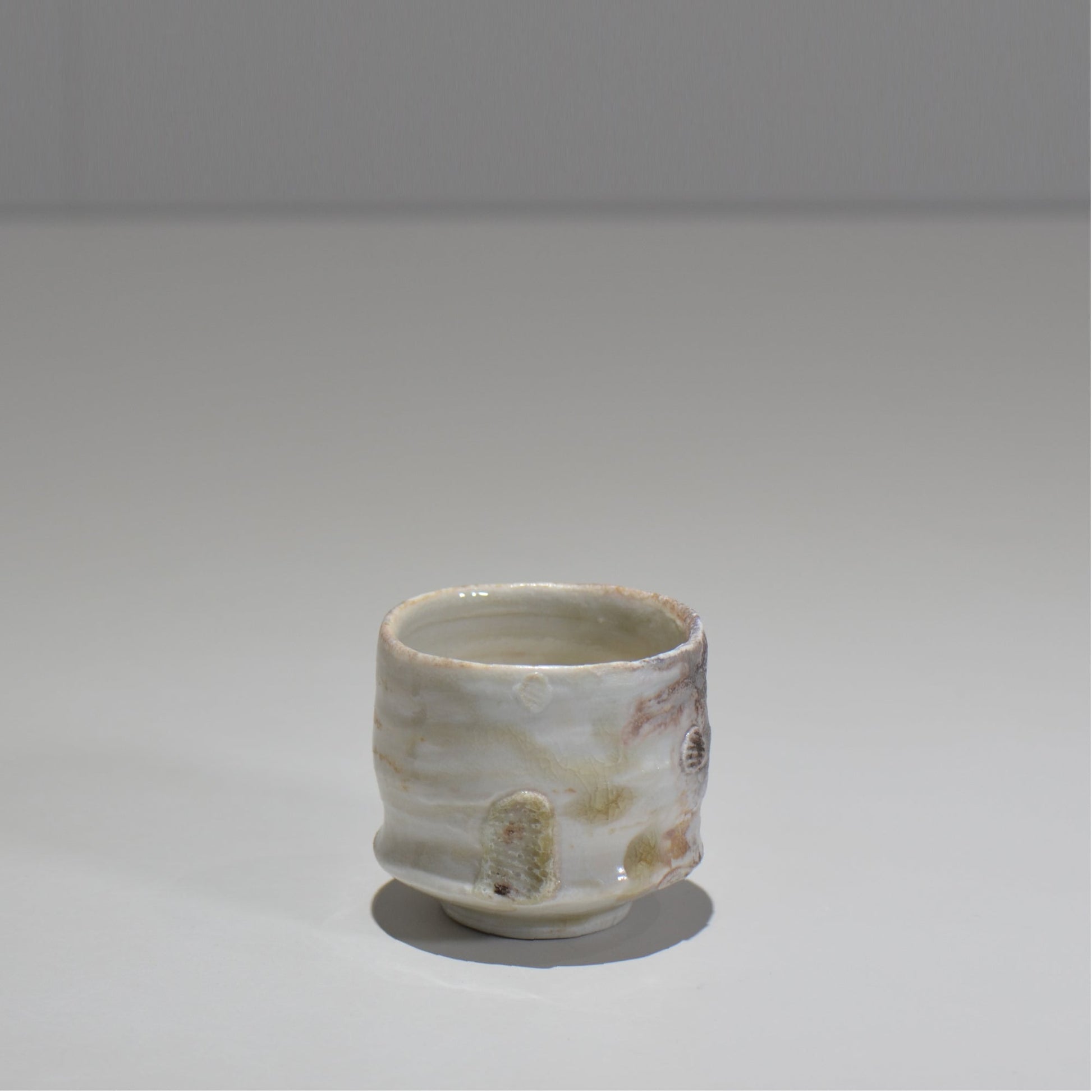 須釜 優子 / 伊賀磁器貝目ぐい呑/ sy_05