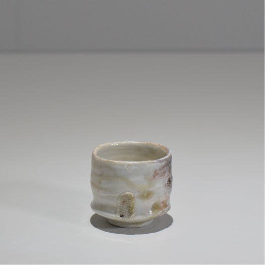 須釜 優子 / 伊賀磁器貝目ぐい呑/ sy_05