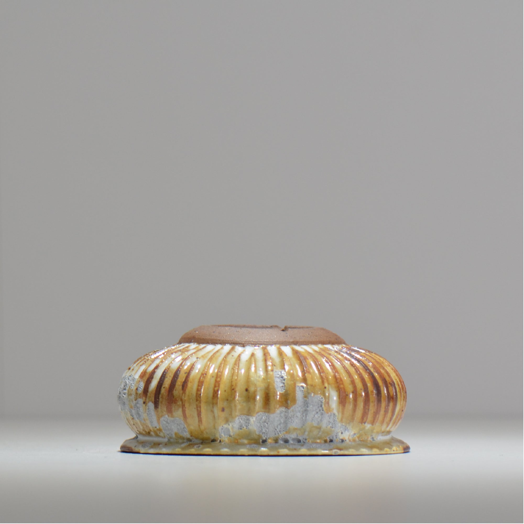 照鉢-terrace cotta- / Genesis obelisk
 / tc3_gb02_m / 約13.2cm × 植木鉢