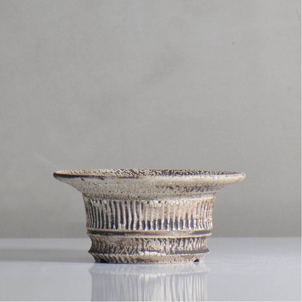 照鉢-terrace cotta- / ALIBON しのぎ飛びカンナ / tc6_al04_m / 約14.5cm  / 植木鉢