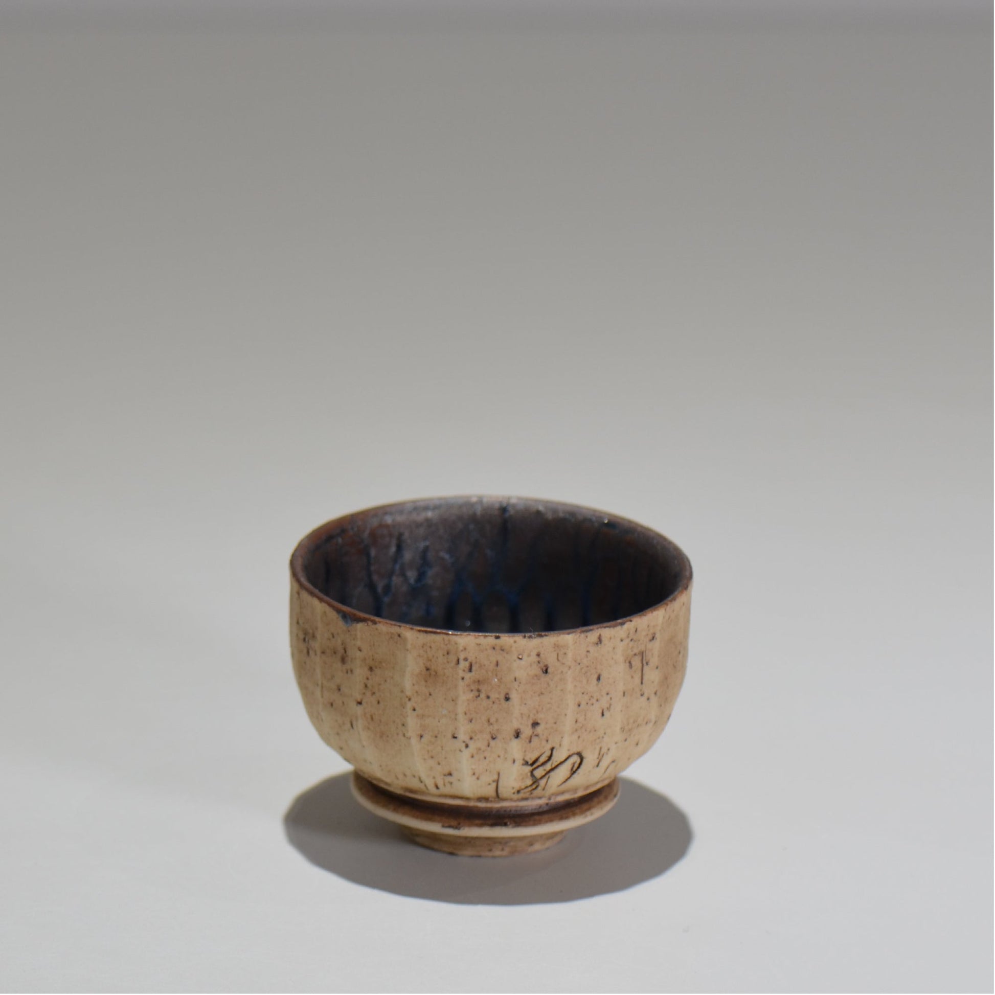 陶房Kibi / 錆墨ぐい呑み / tk_01