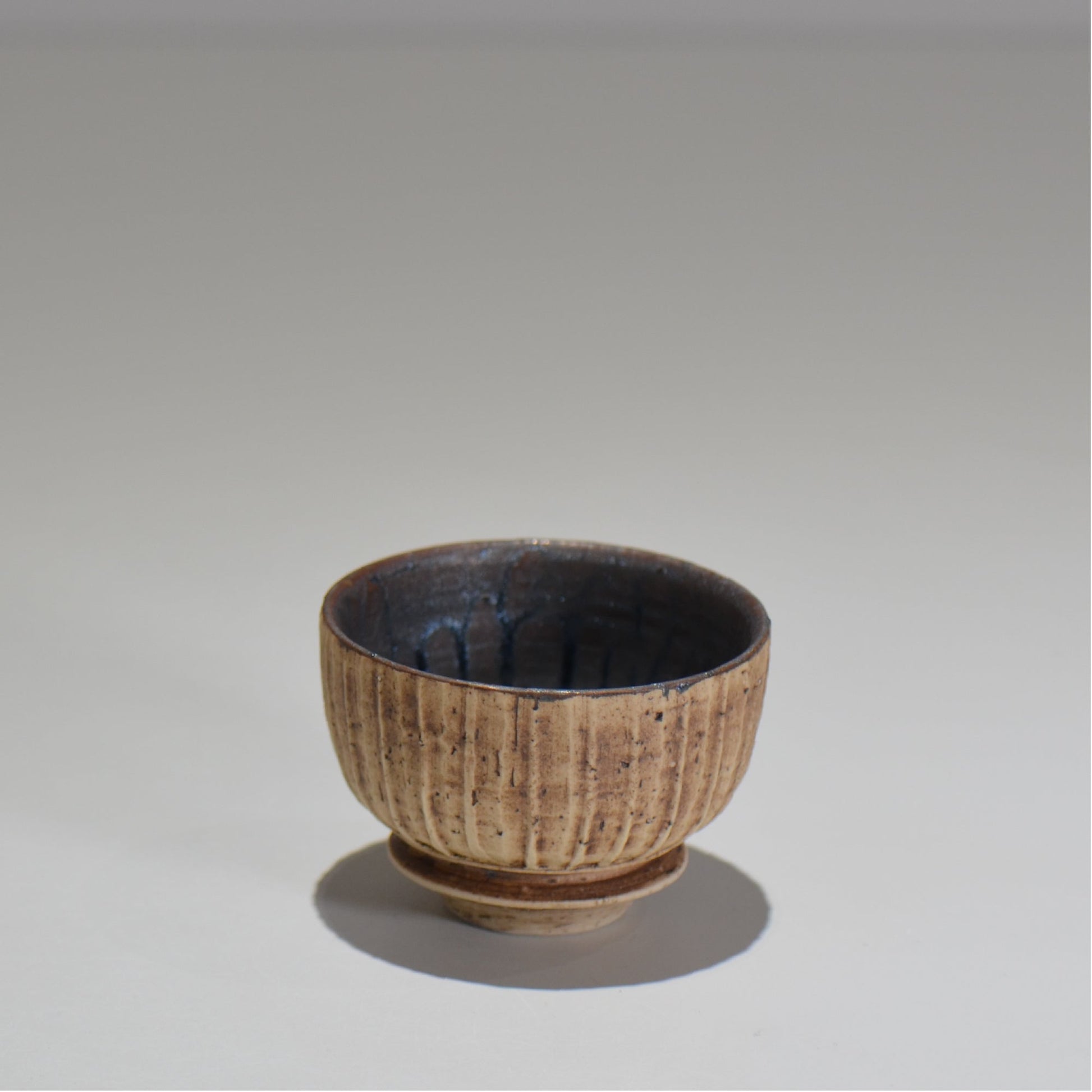 陶房Kibi / 錆墨ぐい呑み / tk_02