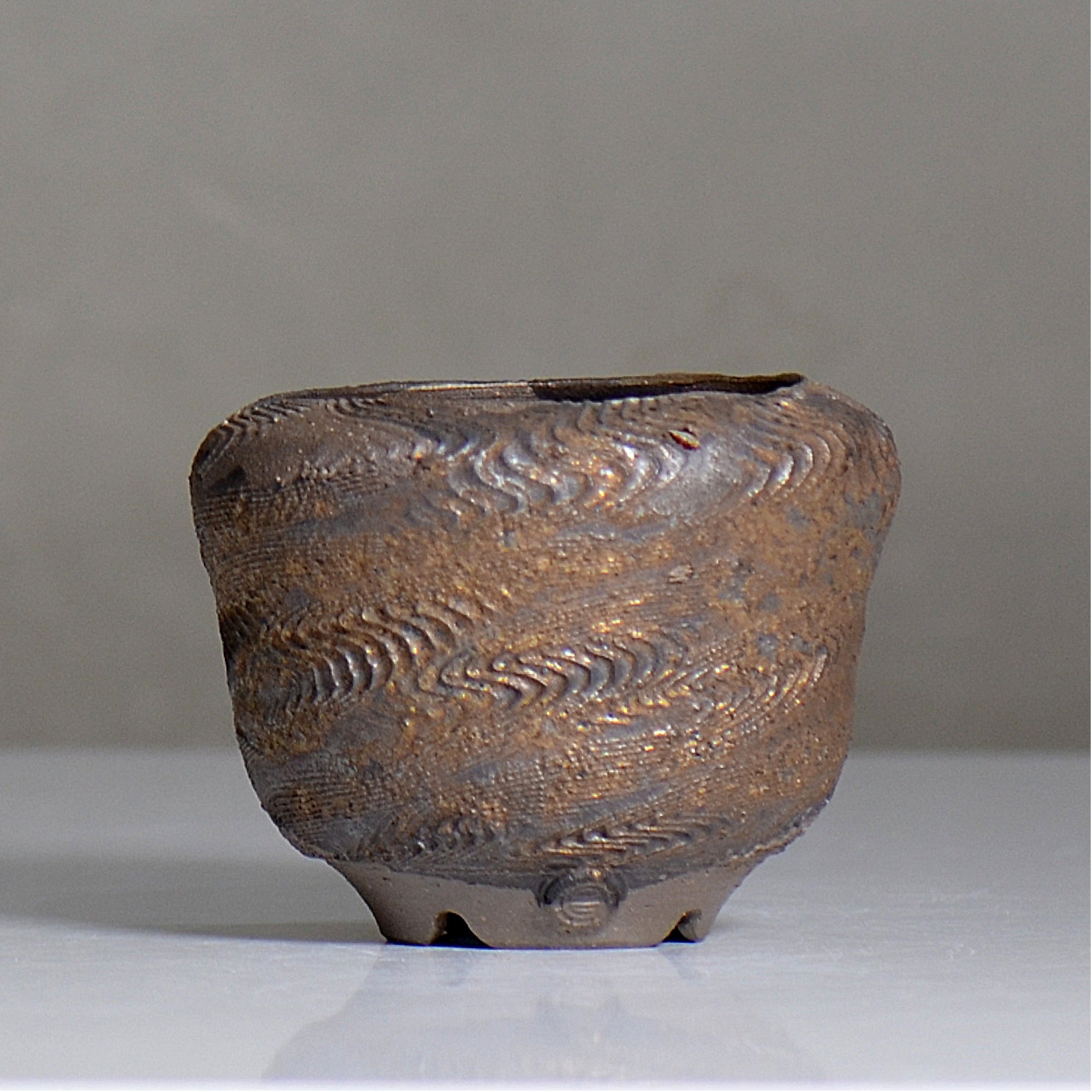 kibi鉢　8ラボ　オマケ付き 陶房KIBI / 金泥 / tk2_kd01_s / 約 φ9.3cm / 植木鉢 – ハチラボ
