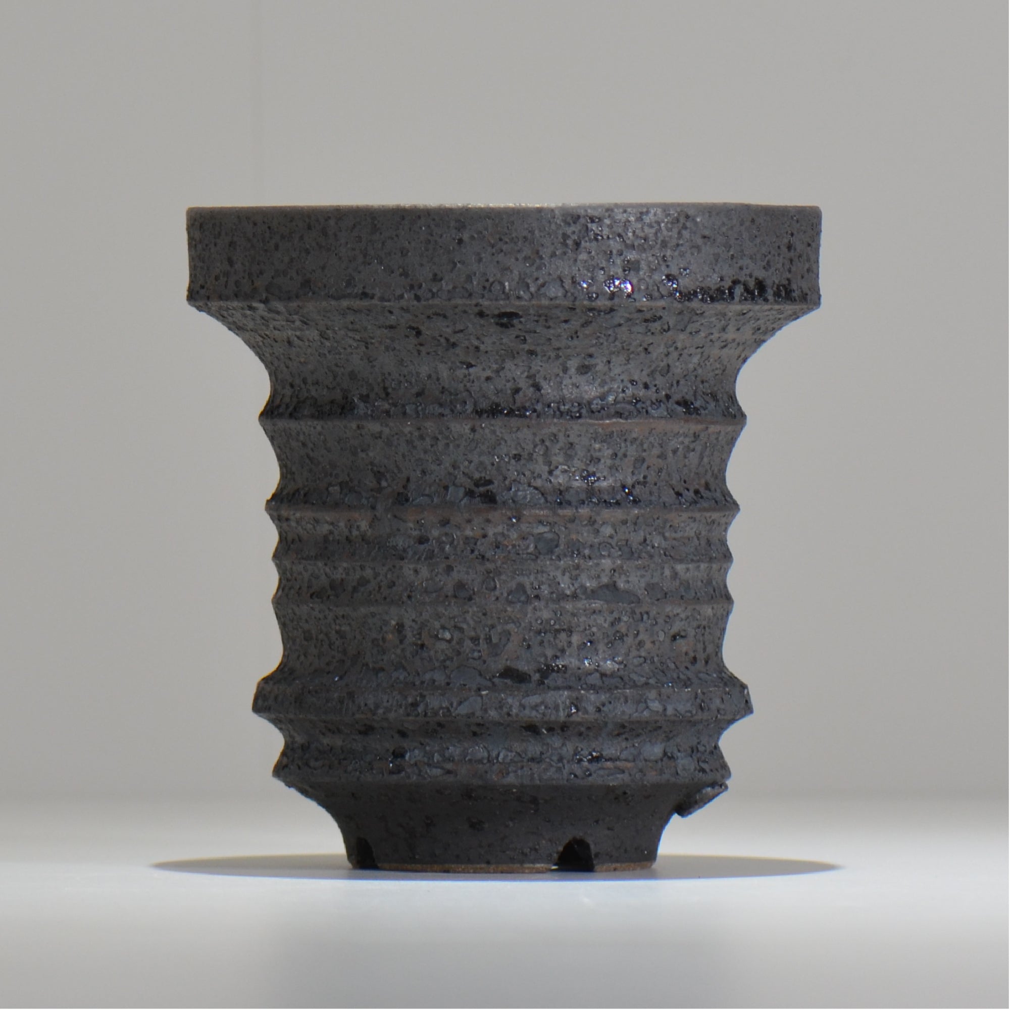 陶房Kibi / ジェットブラック/ tk_jb01_m  / 約 φ14.8cm / 植木鉢