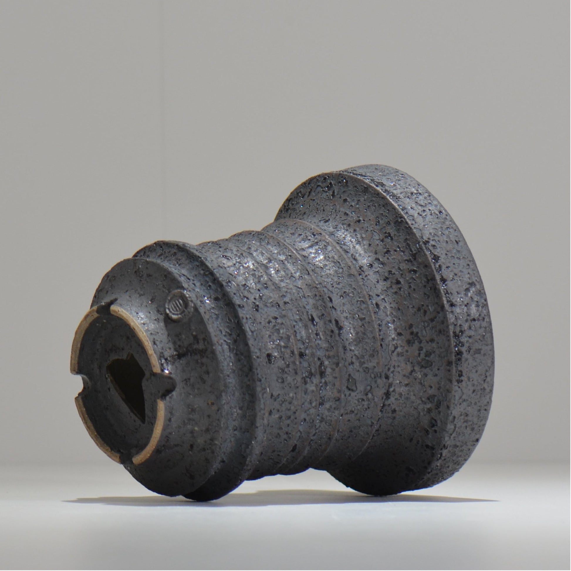 陶房Kibi / ジェットブラック/ tk_jb01_m  / 約 φ14.8cm / 植木鉢