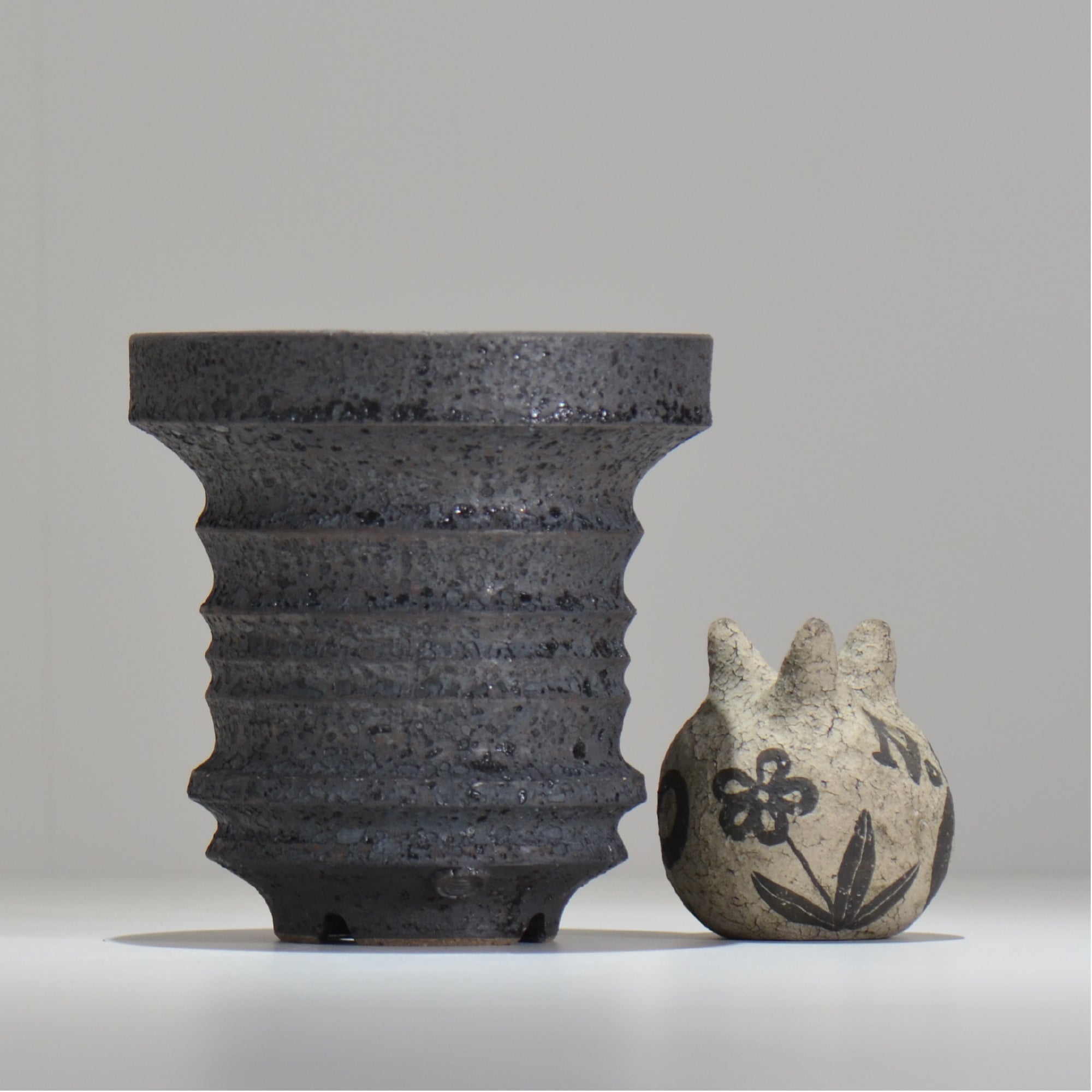 陶房Kibi / ジェットブラック/ tk_jb01_m  / 約 φ14.8cm / 植木鉢