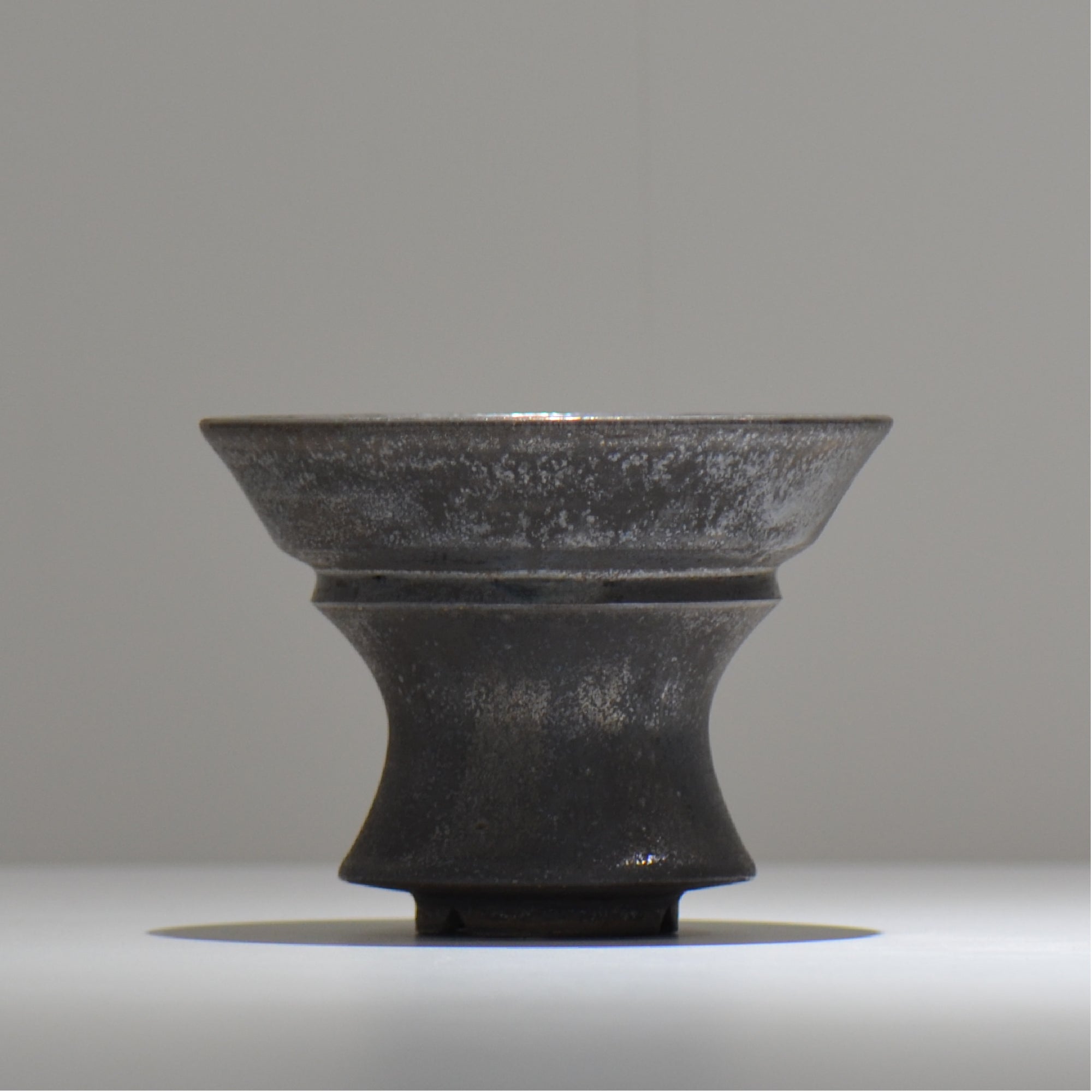 YATAGARASU / No.8 Type A 001 / L / 約 φ14.7cm / 植木鉢