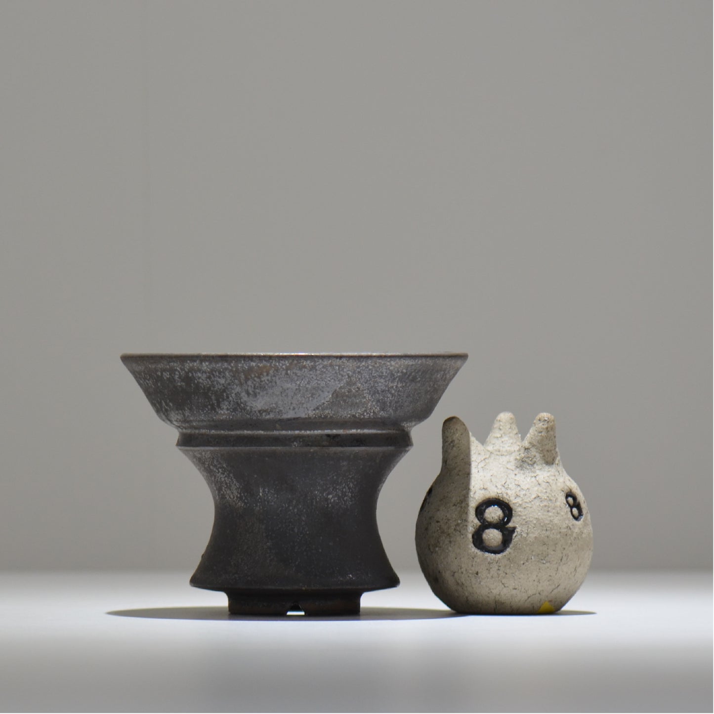 YATAGARASU / No.8 Type A 001 / L / 約 φ14.7cm / 植木鉢