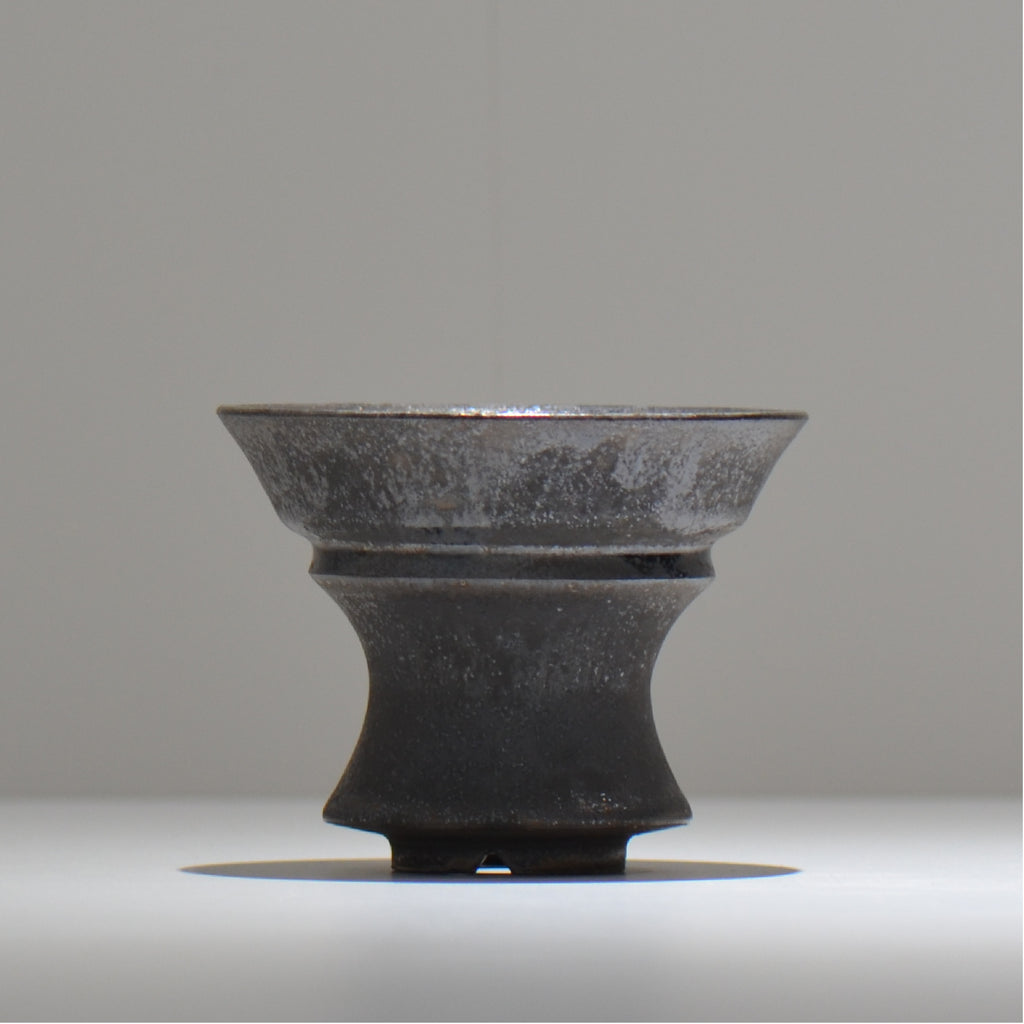 YATAGARASU / No.8 Type A 001 / M / 約 φ12.3cm / 植木鉢