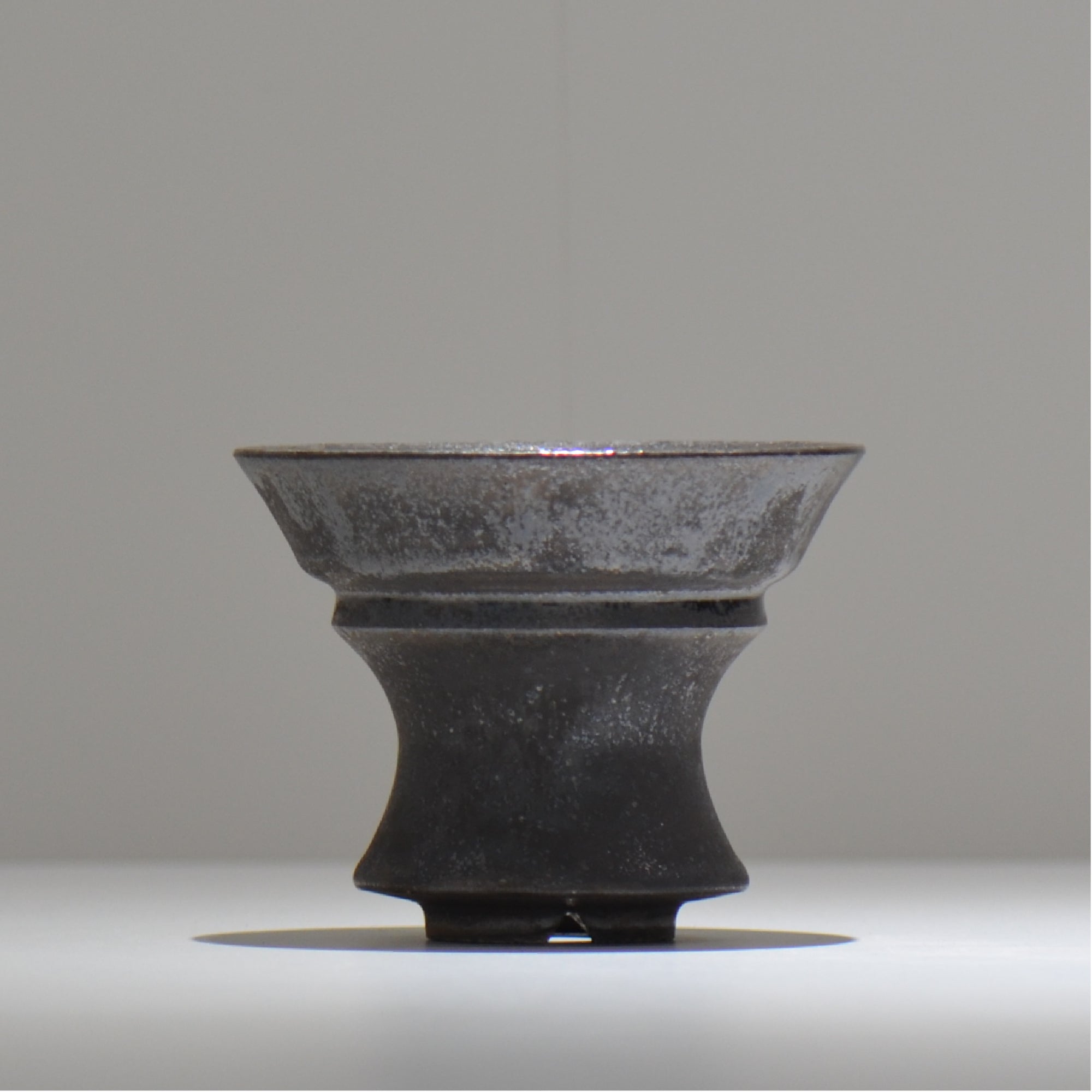 YATAGARASU / No.8 Type A 001 / M / 約 φ12.3cm / 植木鉢