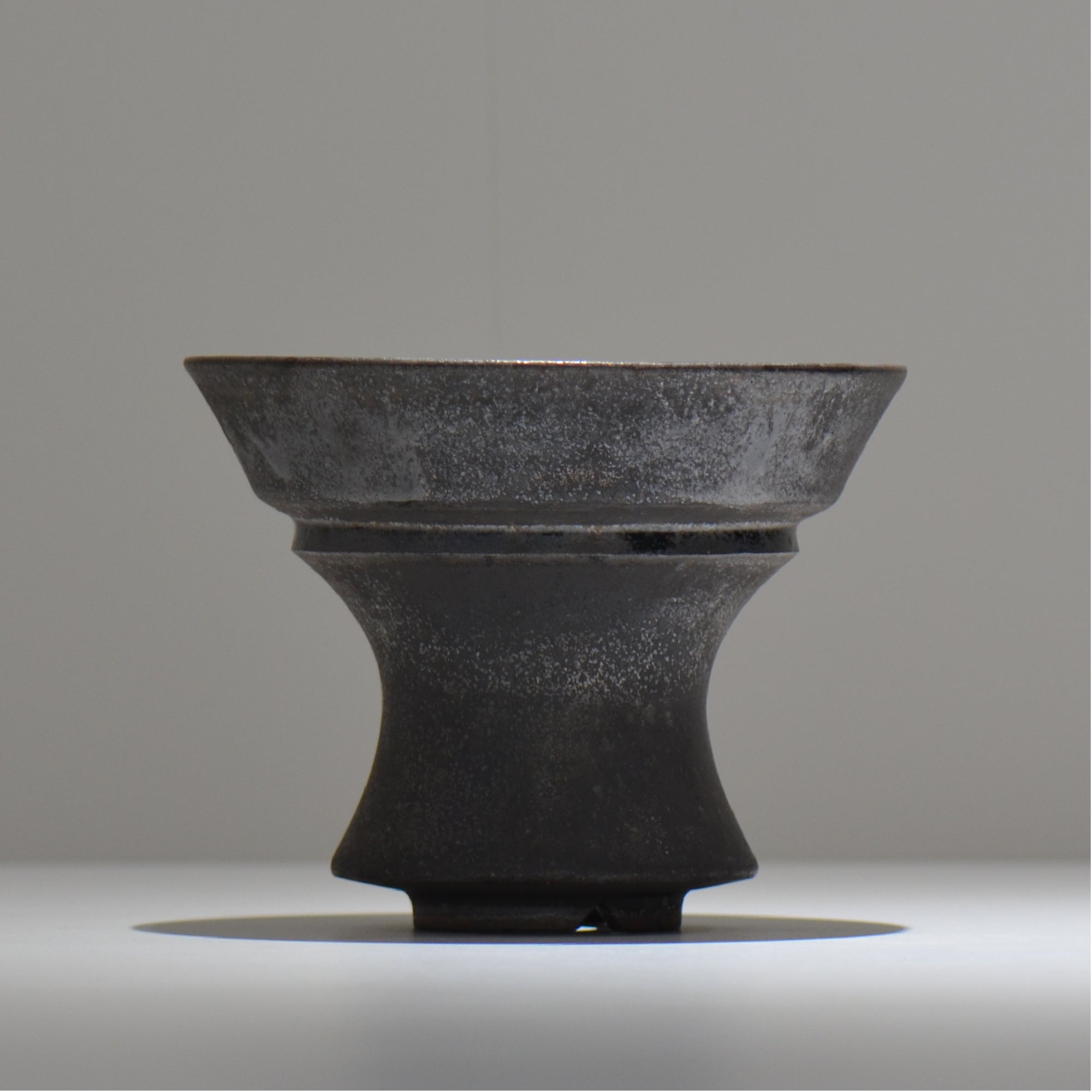 YATAGARASU / No.8 Type A 001 / XL / 約 φ16.8cm / 植木鉢