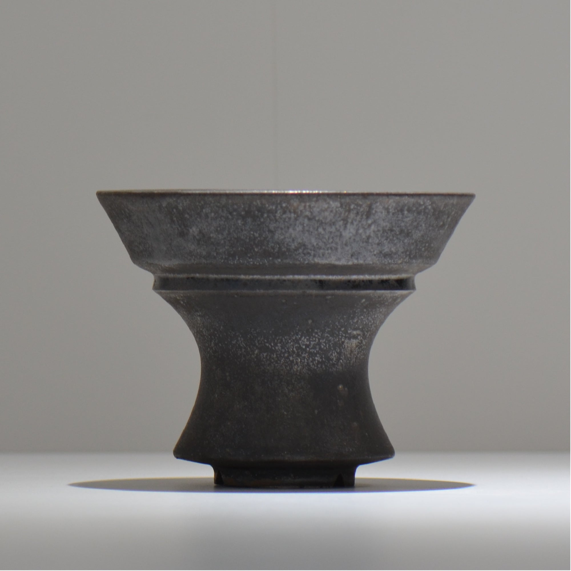 YATAGARASU / No.8 Type A 001 / XL / 約 φ16.8cm / 植木鉢