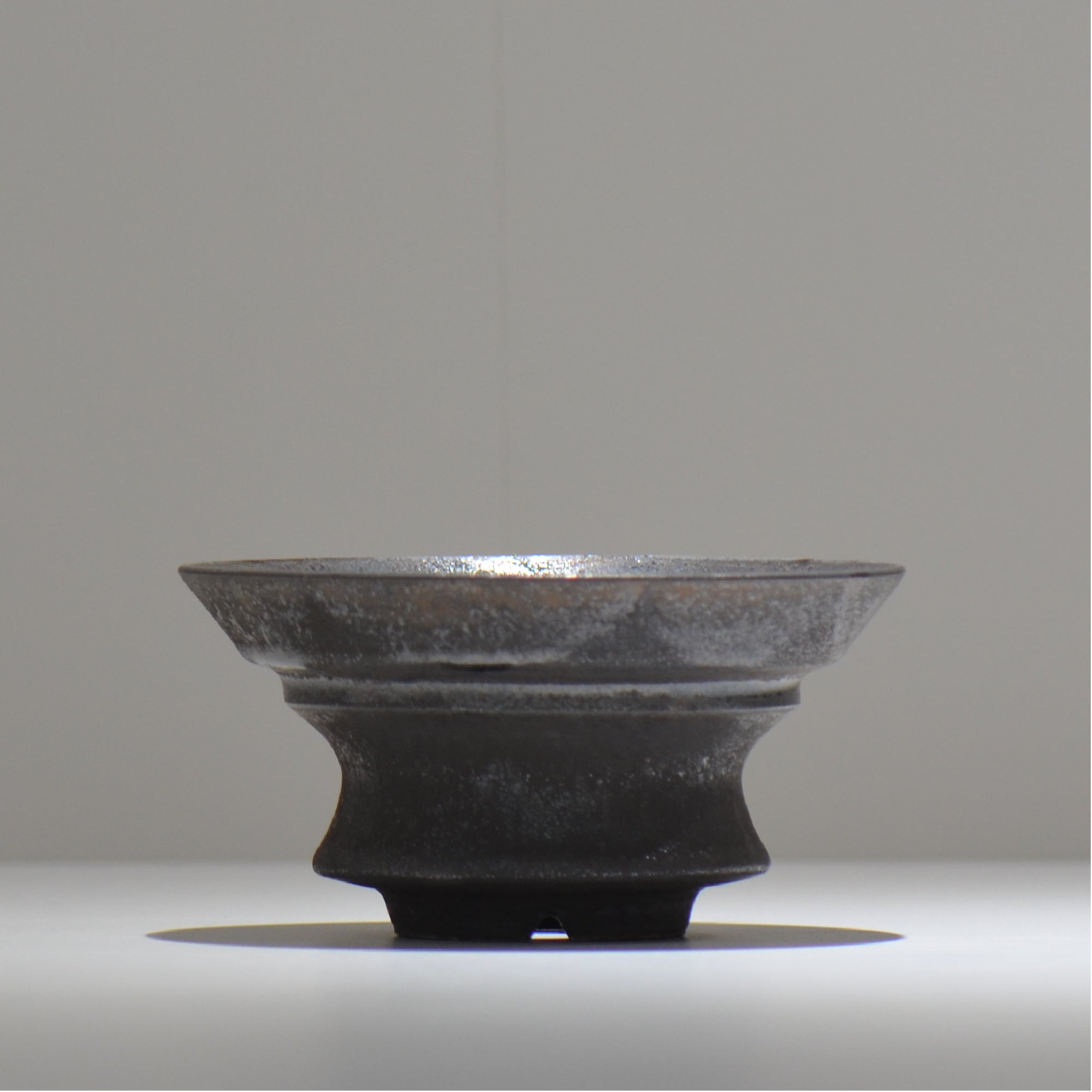 YATAGARASU / No.8 Type A 002 / L / 約 φ15.5cm / 植木鉢