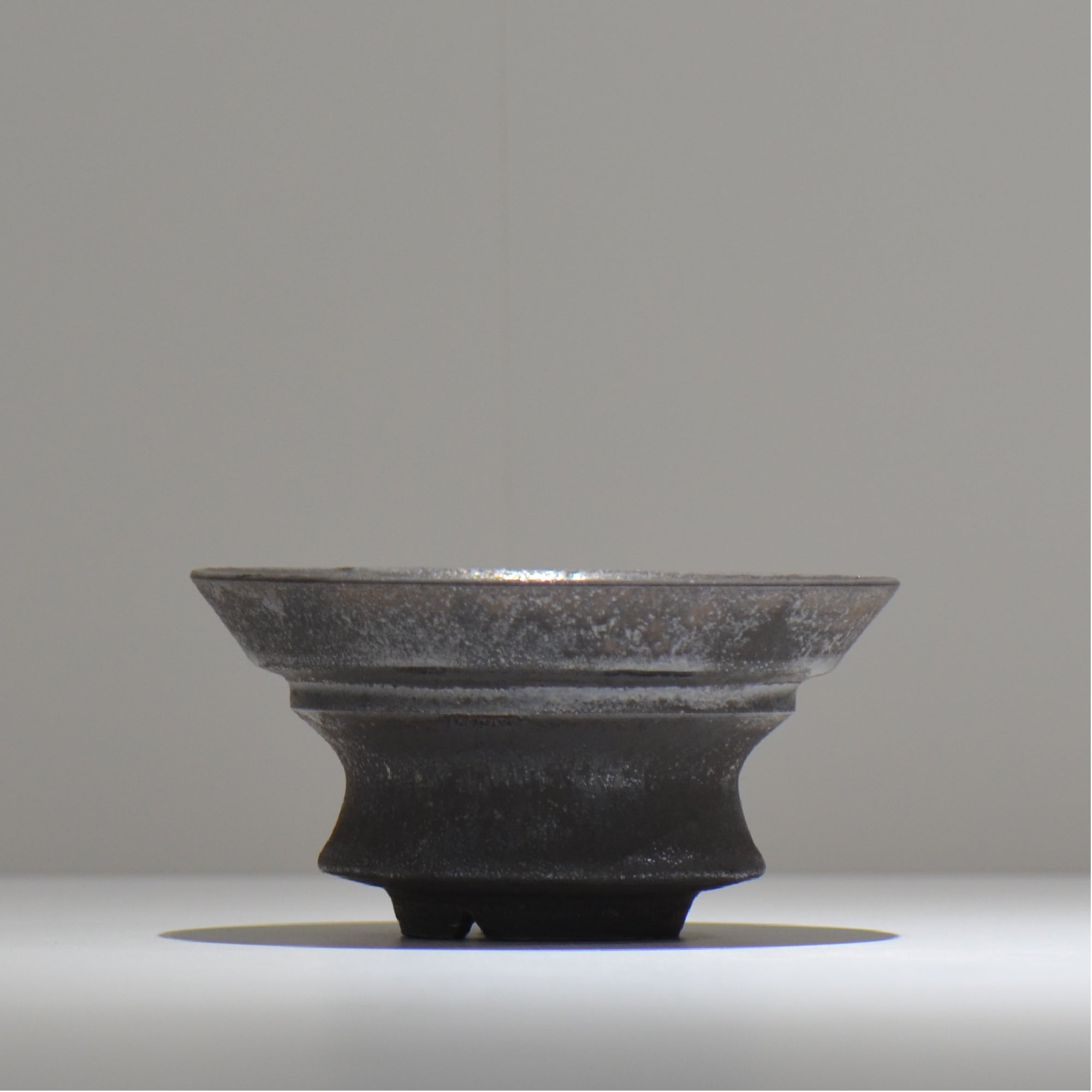 YATAGARASU / No.8 Type A 002 / L / 約 φ15.5cm / 植木鉢