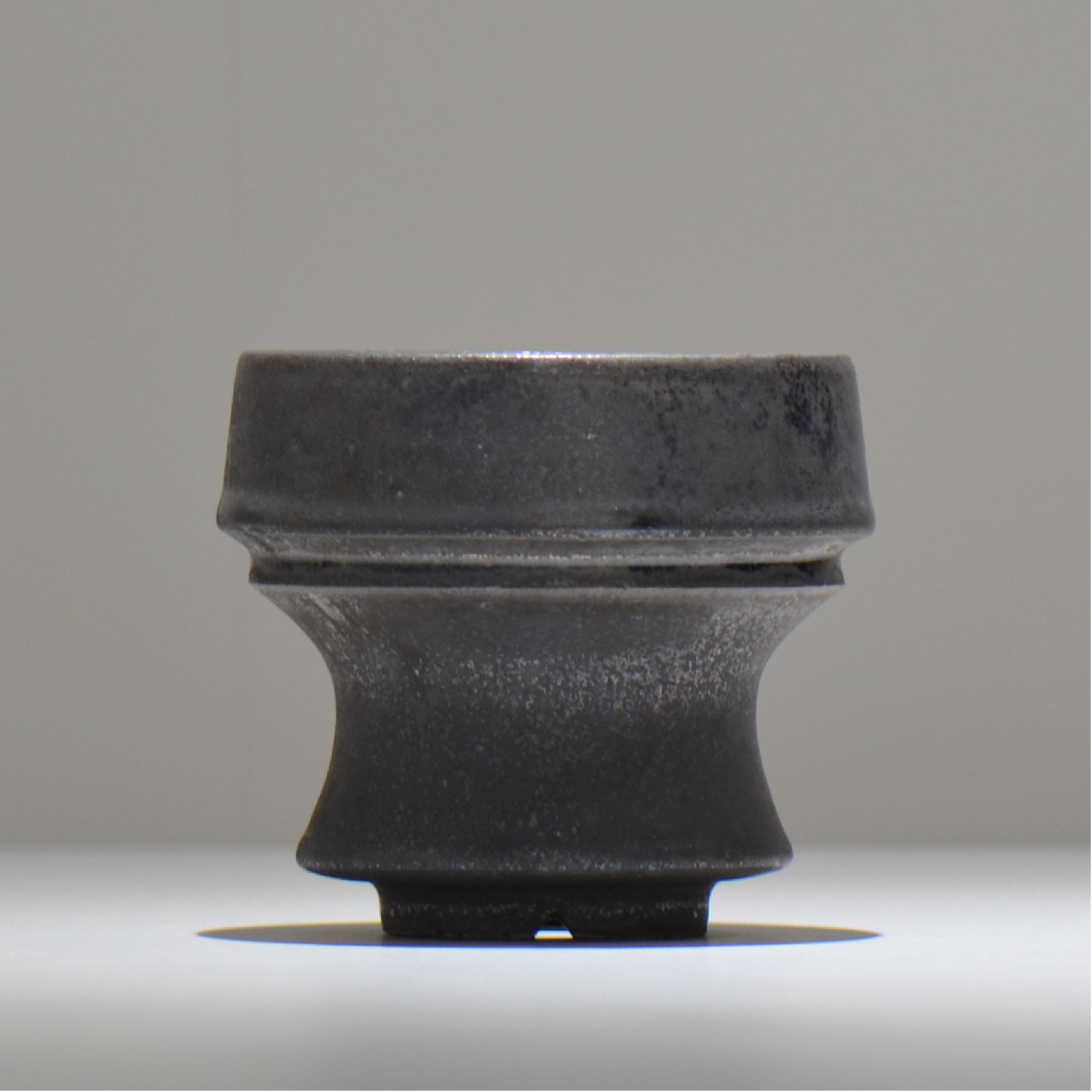 YATAGARASU / No.8 Type A 003 / XXL 陶器鉢 YATAGARASU / No.8 Type A 003/ L / 約 φ11cm / 植木鉢 – ハチラボ