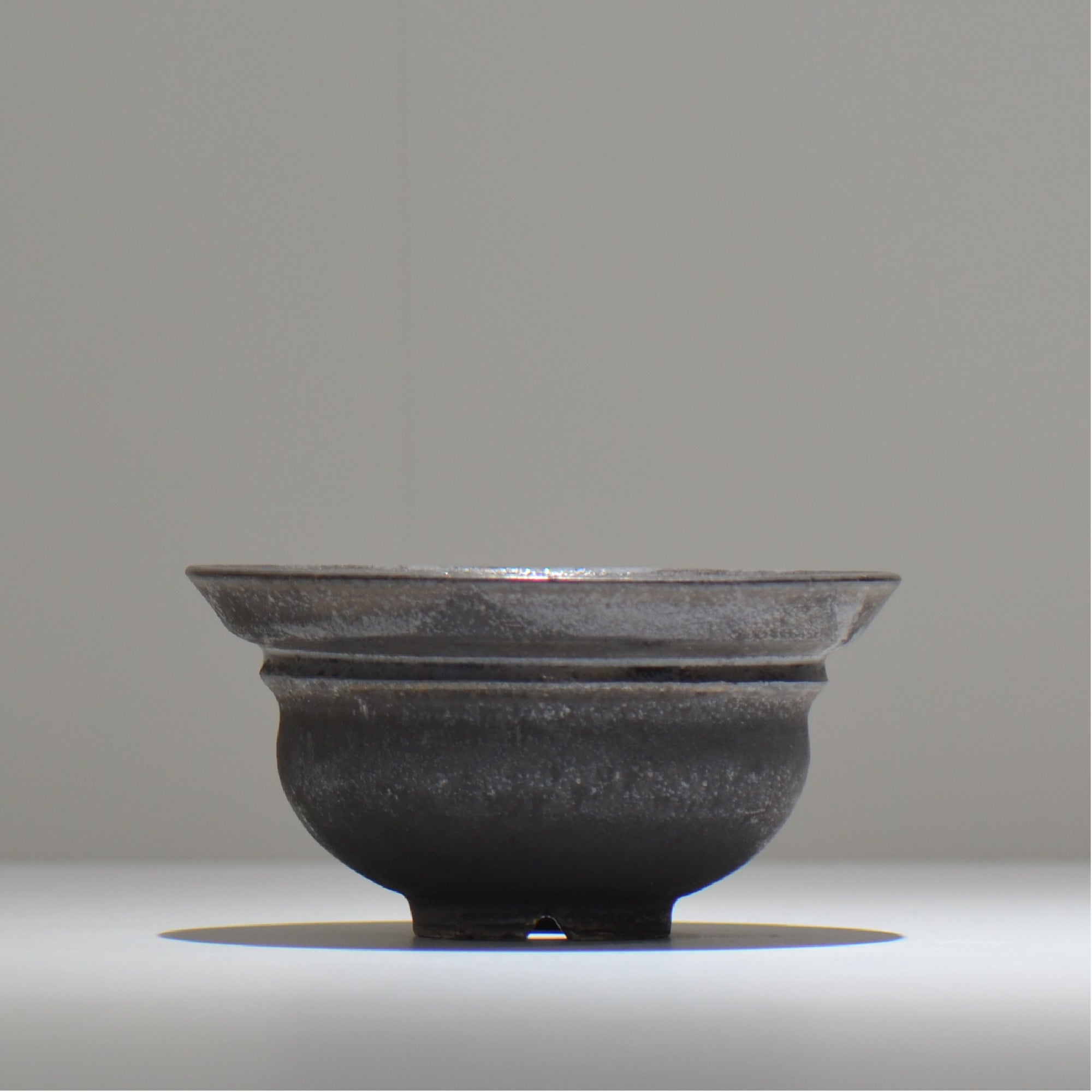 YATAGARASU / No.8 Type A 004 / L / 約 φ15.5cm / 植木鉢