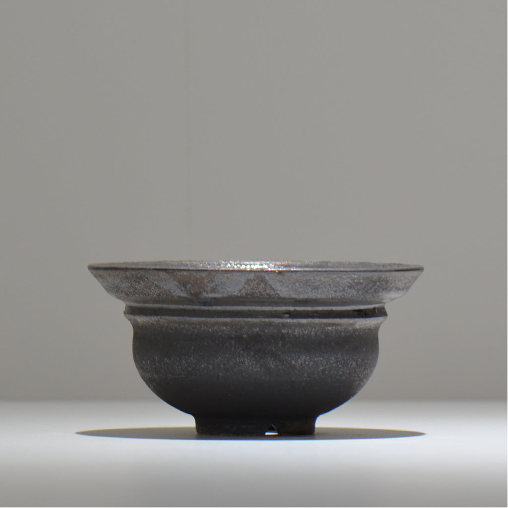 YATAGARASU / No.8 Type A 004 / L / 約 φ15.5cm / 植木鉢