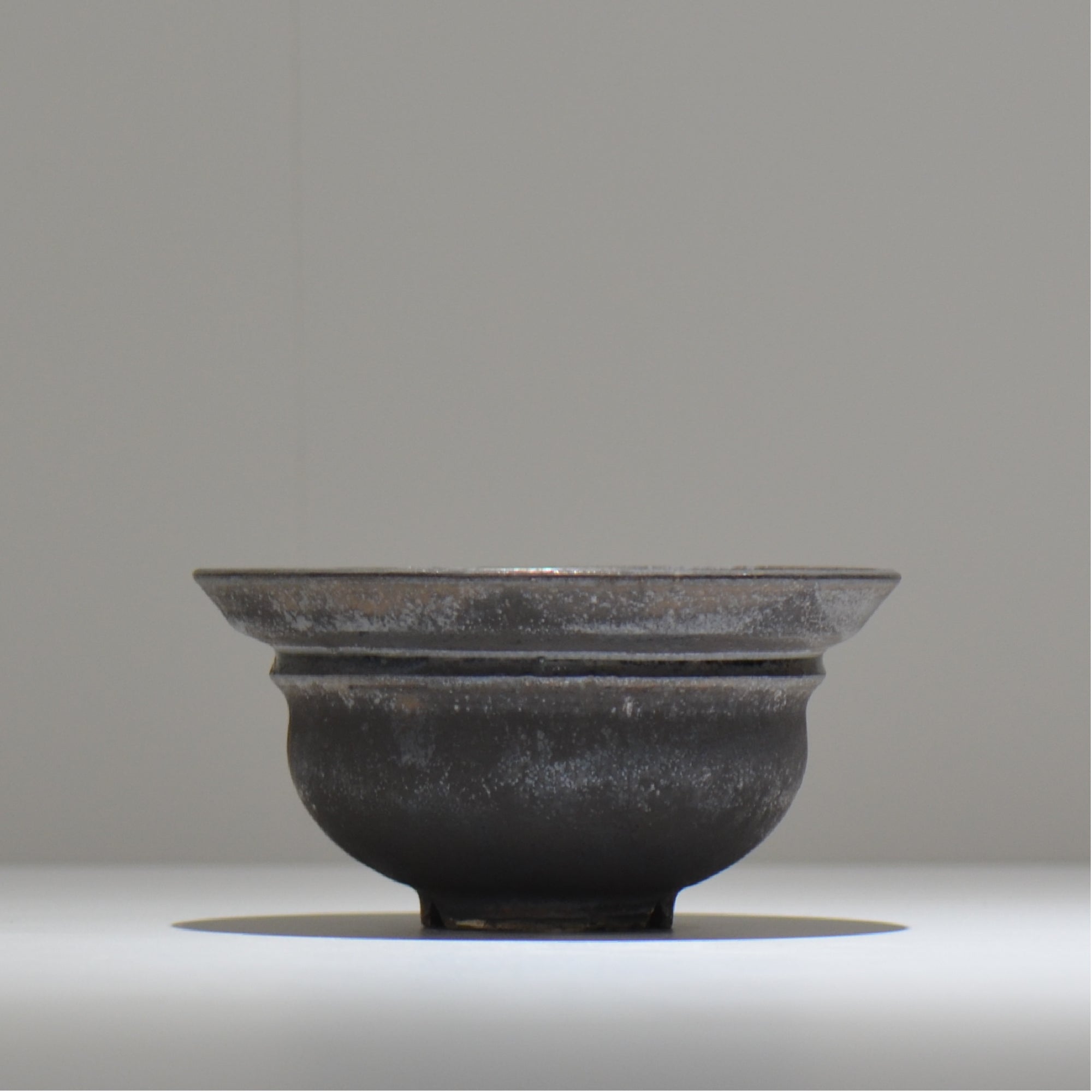 YATAGARASU / No.8 Type A 004 / L / 約 φ15.5cm / 植木鉢