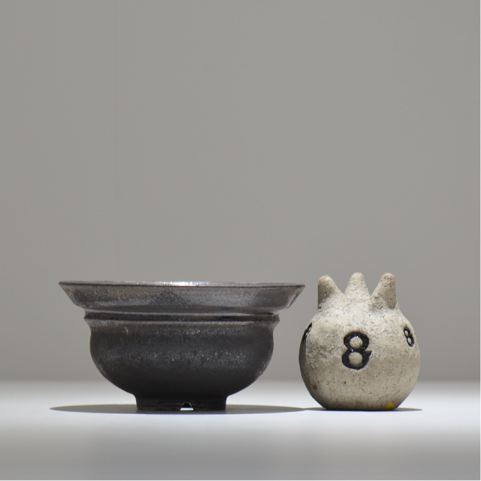 YATAGARASU / No.8 Type A 004 / L / 約 φ15.5cm / 植木鉢