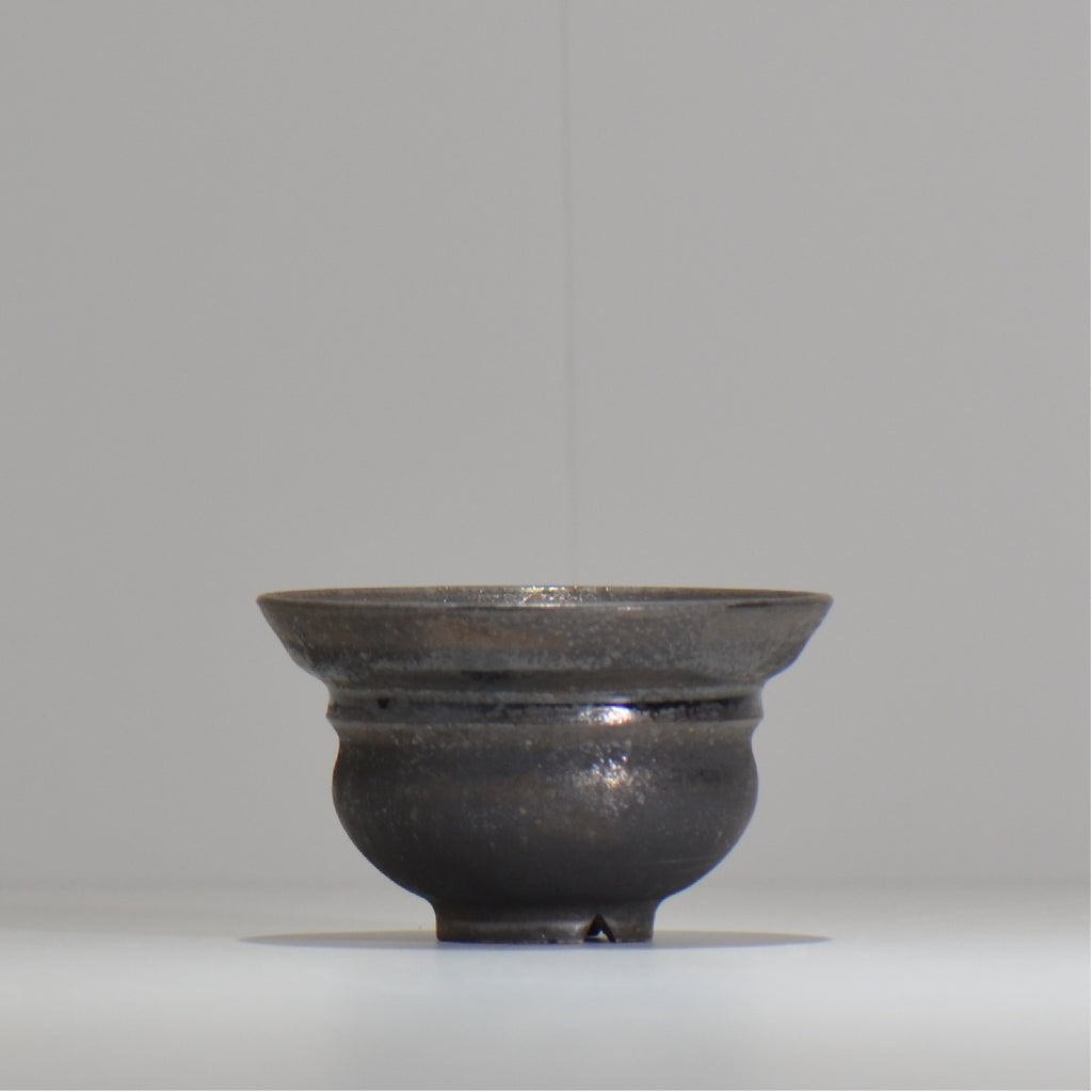 YATAGARASU / No.8 Type A 004 / S / 約 φ9.5cm / 植木鉢