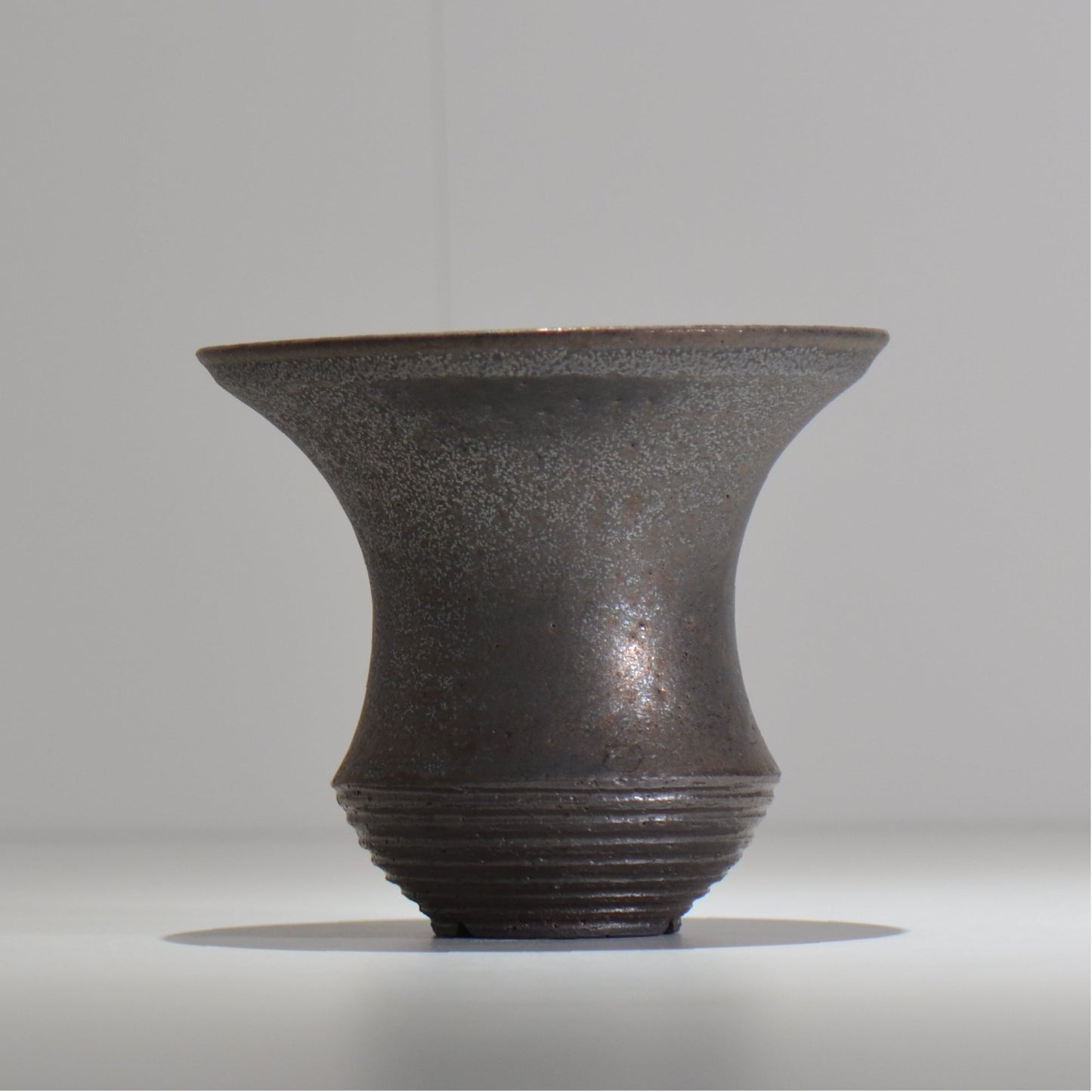 HACHILABO / UNIQUE POT 01 / L / 約 φ14.5cm / 植木鉢