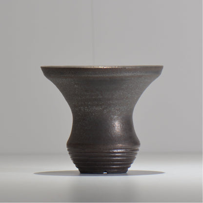 HACHILABO / UNIQUE POT 01 / M / 約 φ13.5cm / 植木鉢