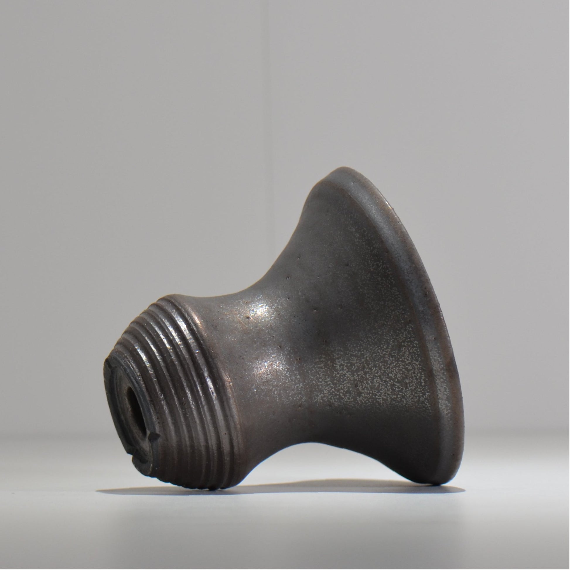 HACHILABO / UNIQUE POT 01 / M / 約 φ13.5cm / 植木鉢