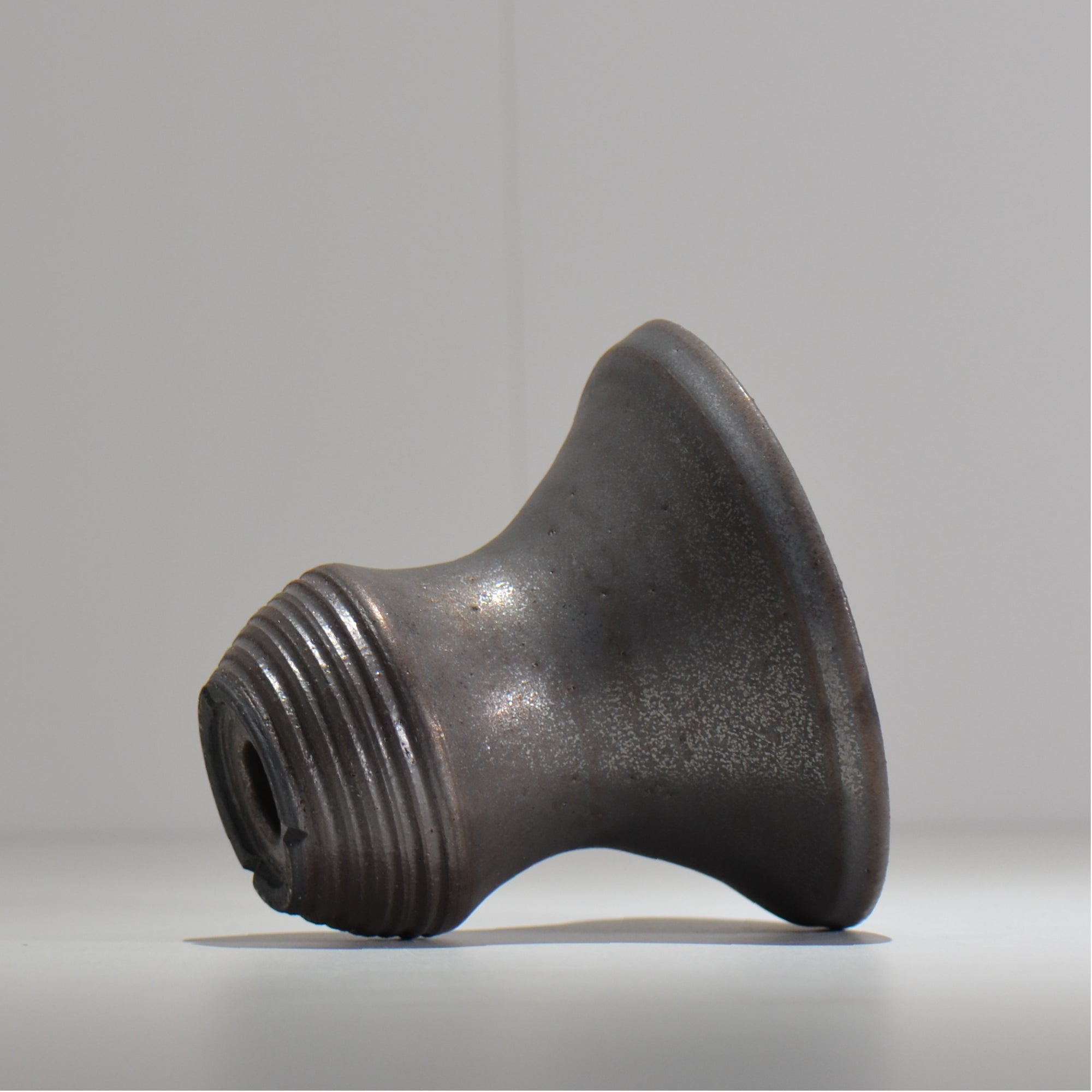 HACHILABO / UNIQUE POT 01 / M / 約 φ13.5cm / 植木鉢