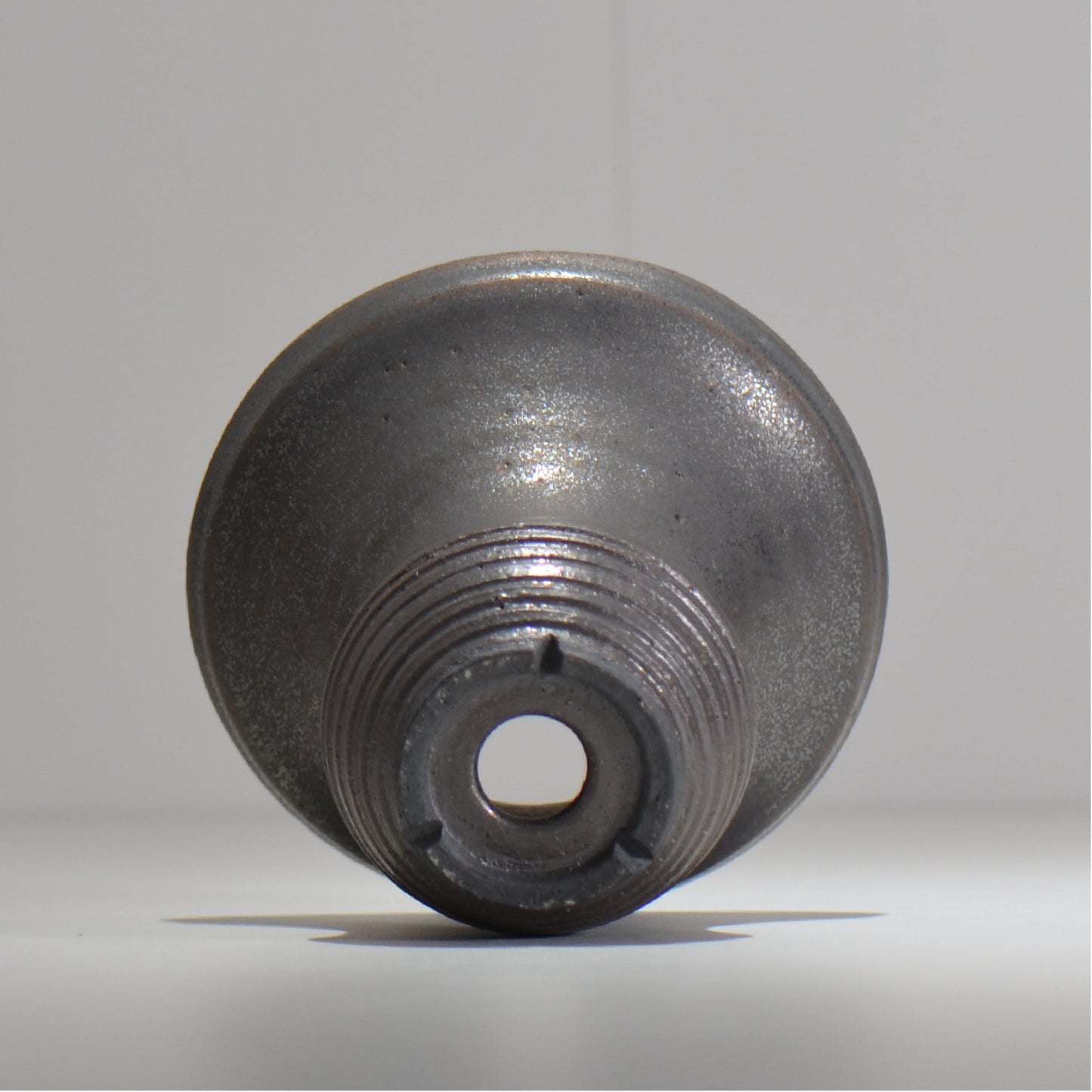 HACHILABO / UNIQUE POT 01 / M / 約 φ13.5cm / 植木鉢