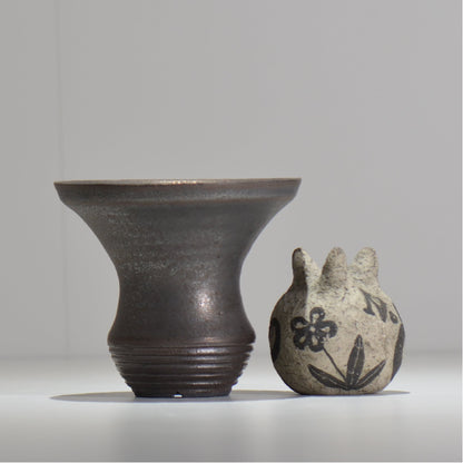 HACHILABO / UNIQUE POT 01 / M / 約 φ13.5cm / 植木鉢