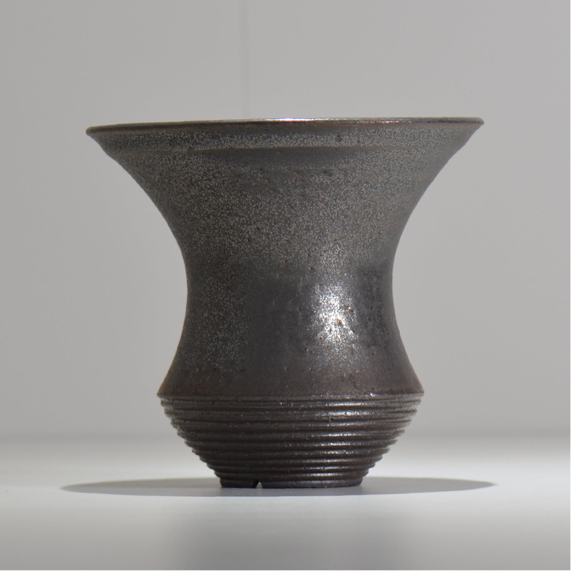 HACHILABO / UNIQUE POT 01 / XL / 約 φ17.5cm / 植木鉢