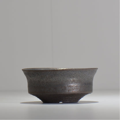 HACHILABO / UNIQUE POT 02 / M / 約 φ14.5cm / 植木鉢