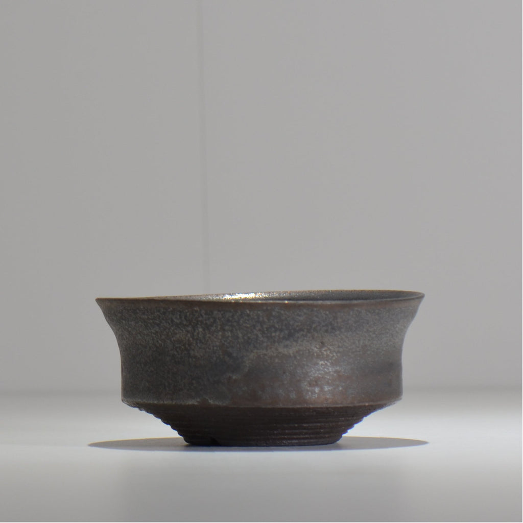 HACHILABO / UNIQUE POT 02 / M / 約 φ14.5cm / 植木鉢