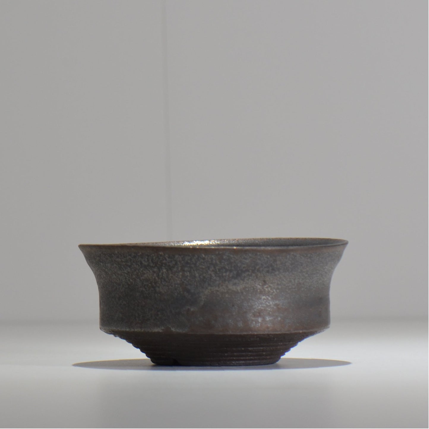 HACHILABO / UNIQUE POT 02 / M / 約 φ14.5cm / 植木鉢